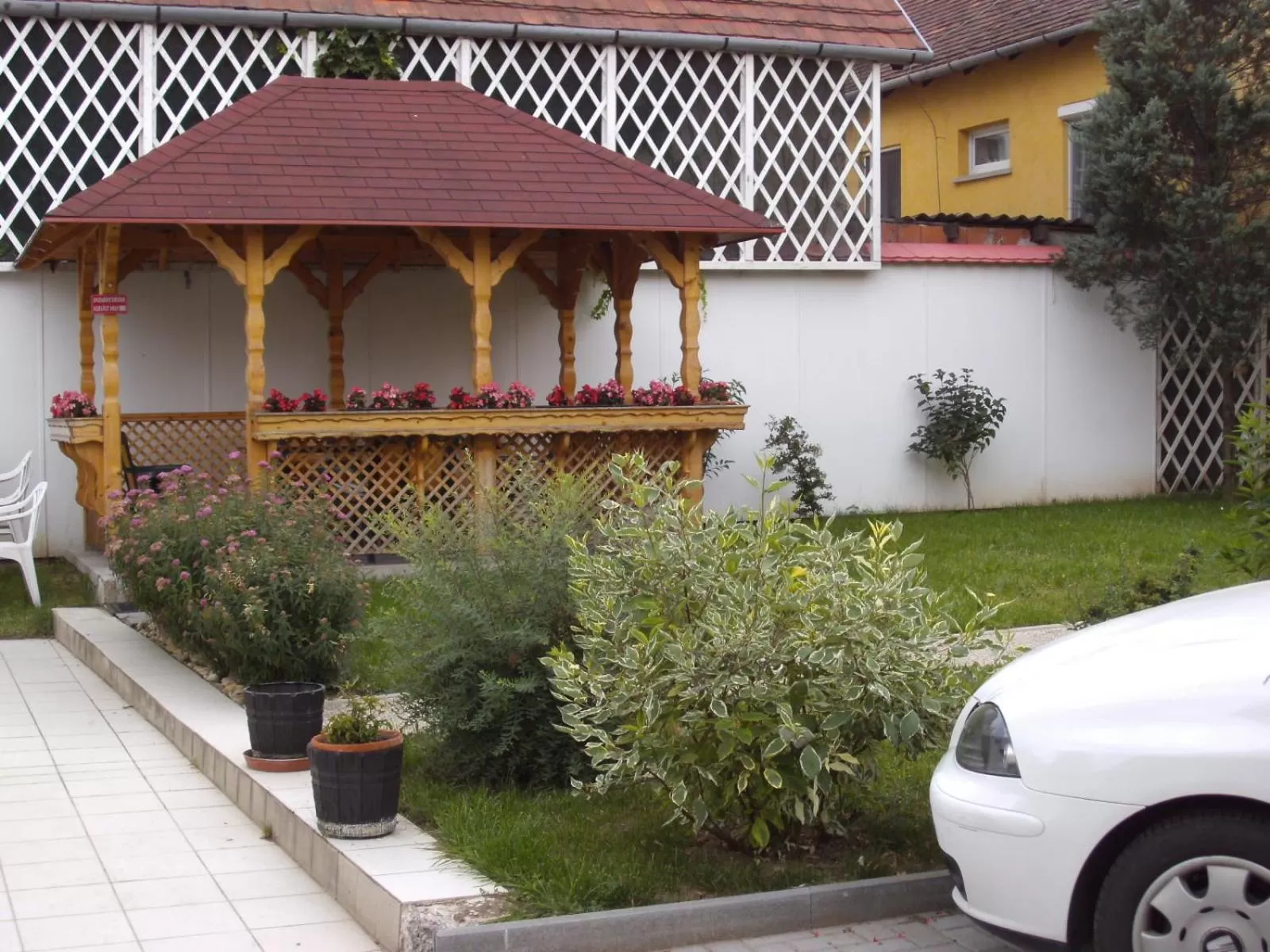 Facade/entrance in Szieszta Panzió