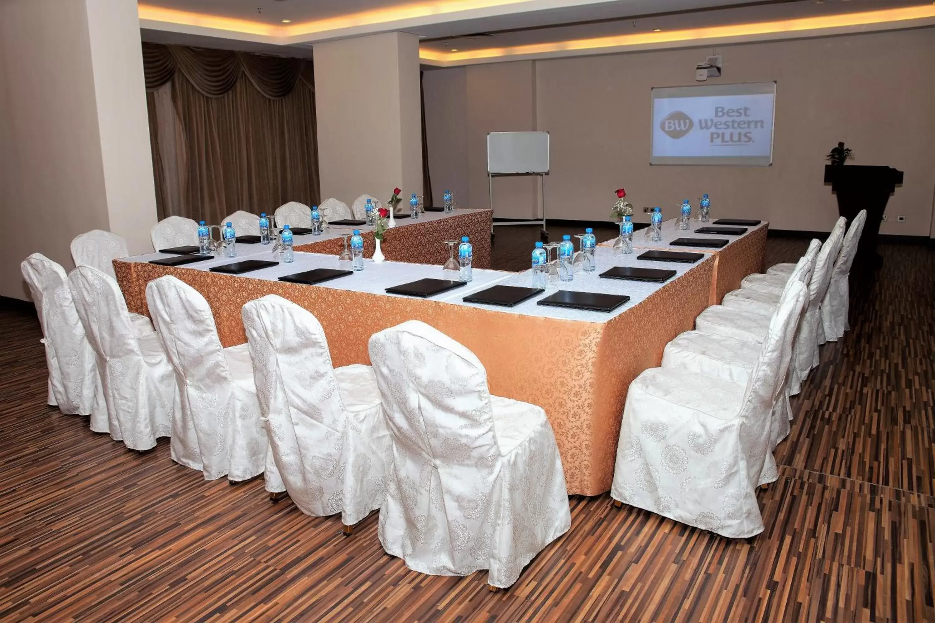 Meeting/conference room in Best Western Plus Mahboula