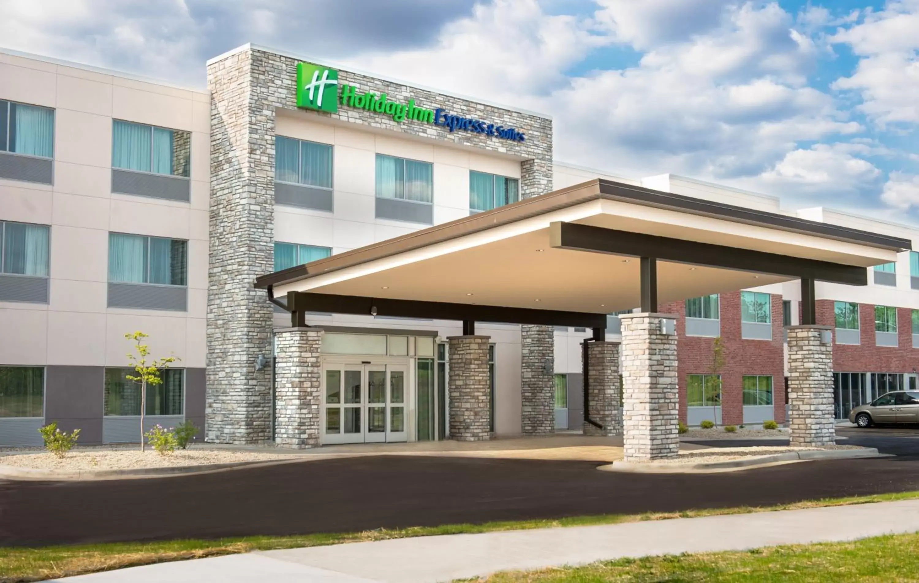 Property building in Holiday Inn Express & Suites Rock Falls, an IHG Hotel