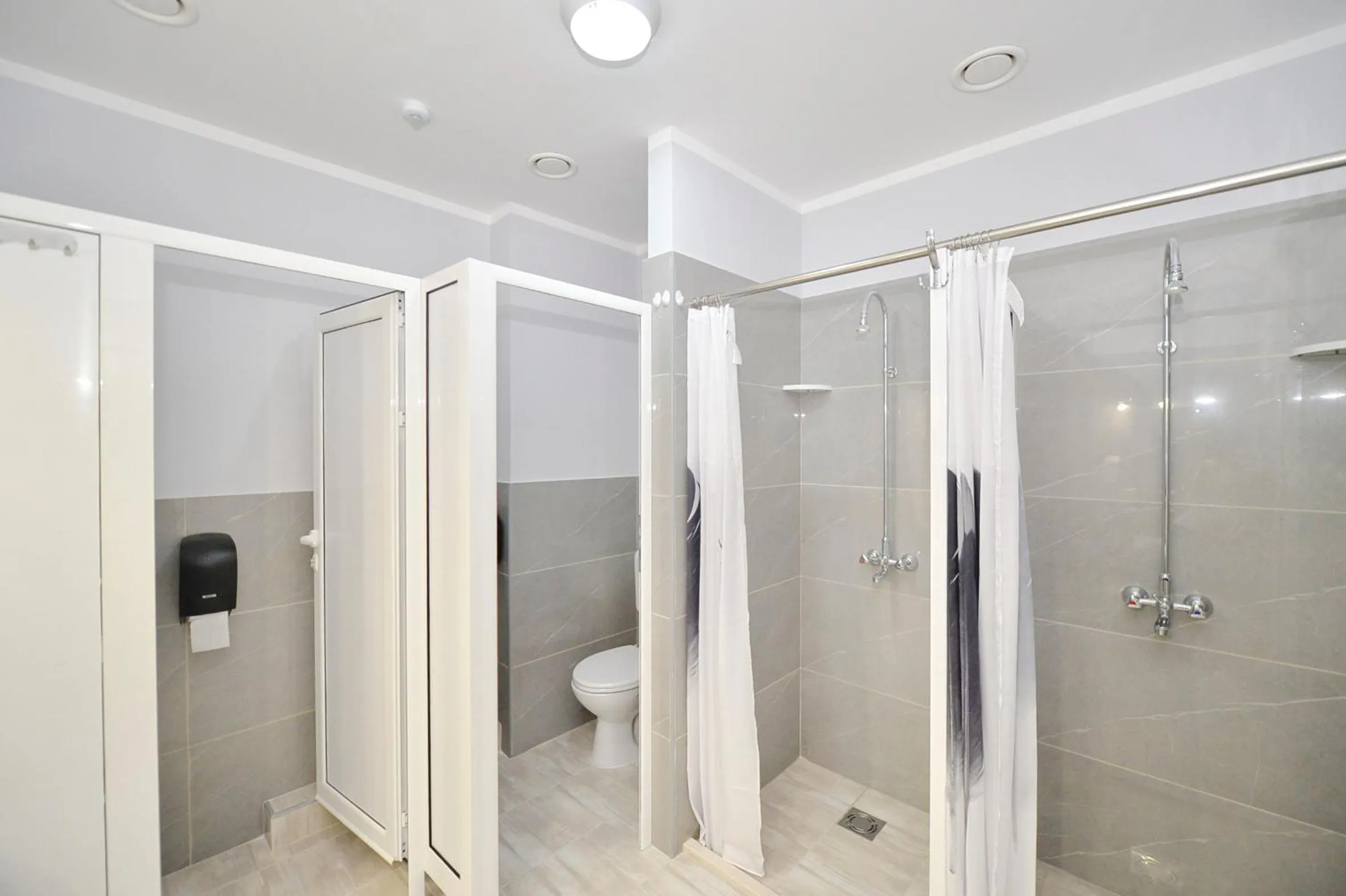 Shower in Hostel Pupa