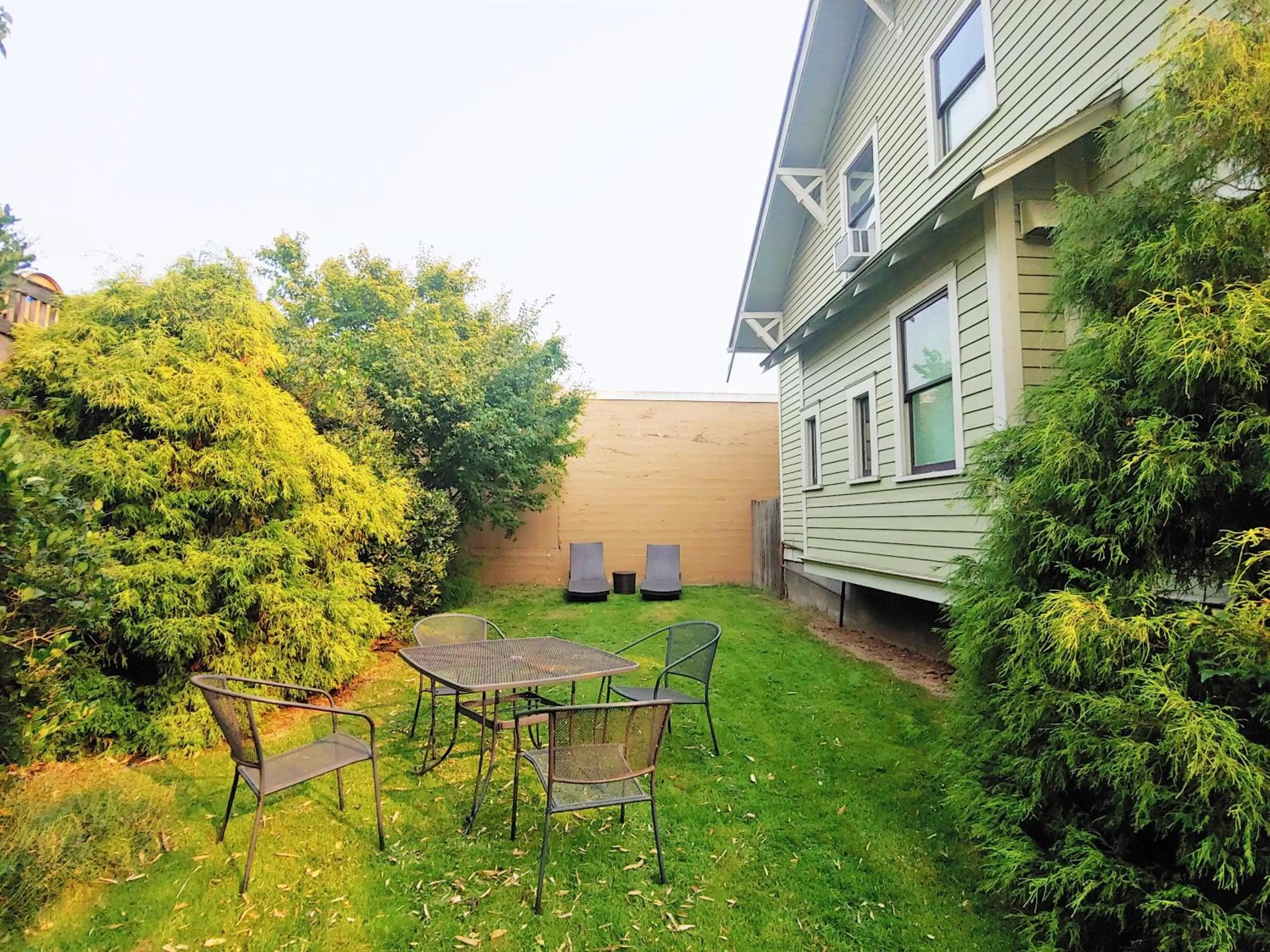 Property building in Bluebird Guesthouse