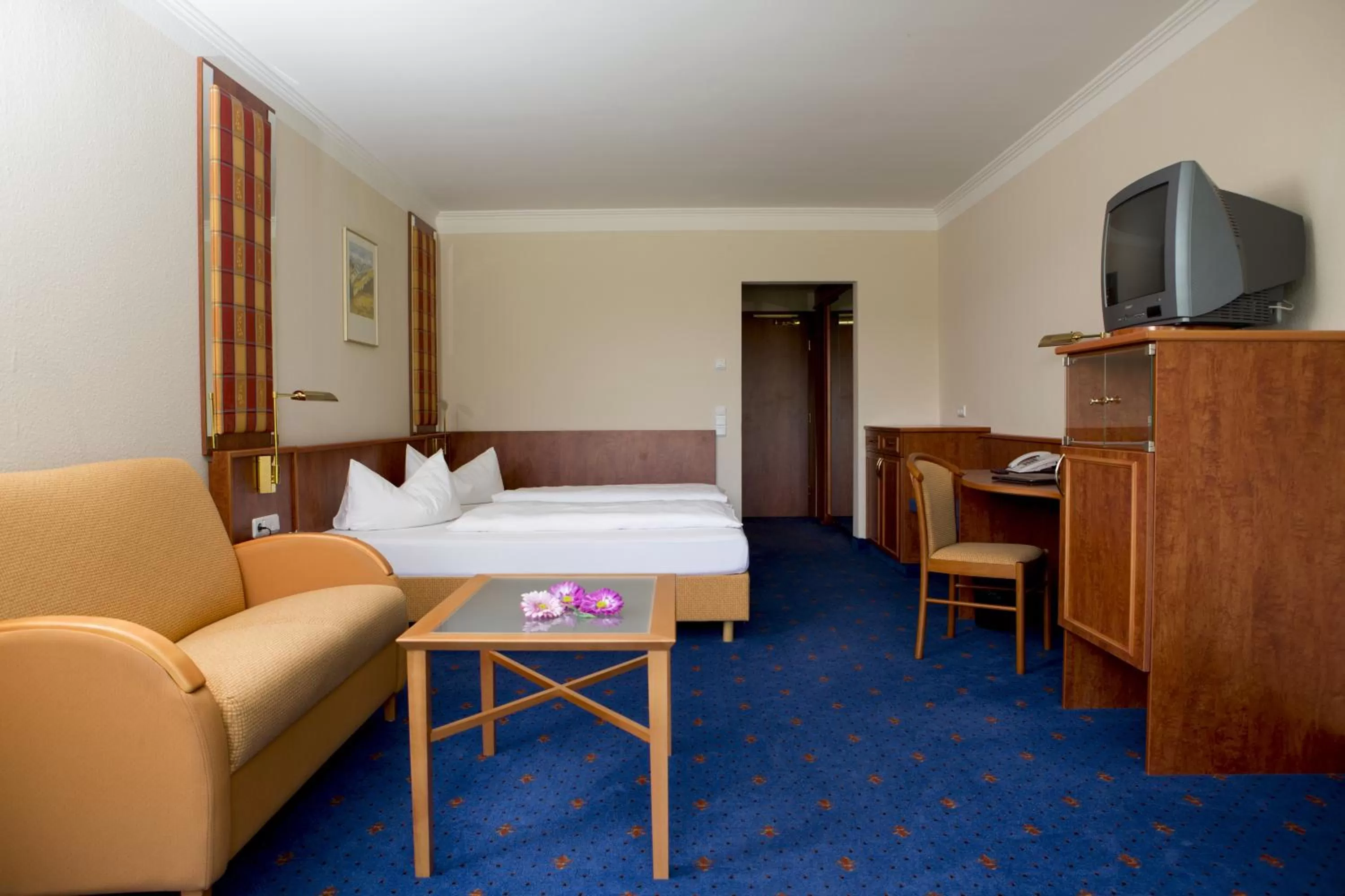 Photo of the whole room, Bed in Das Allgäu