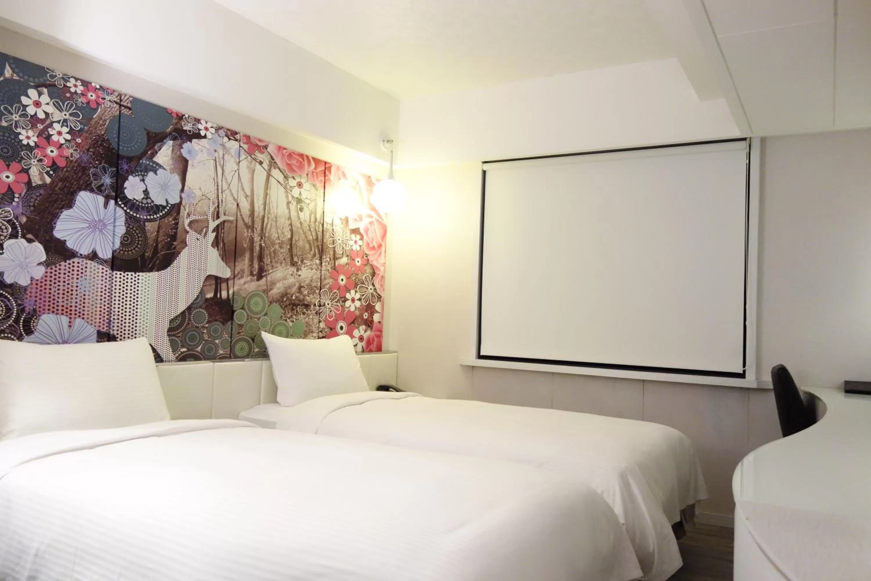 Bed in The Cloud Hotel