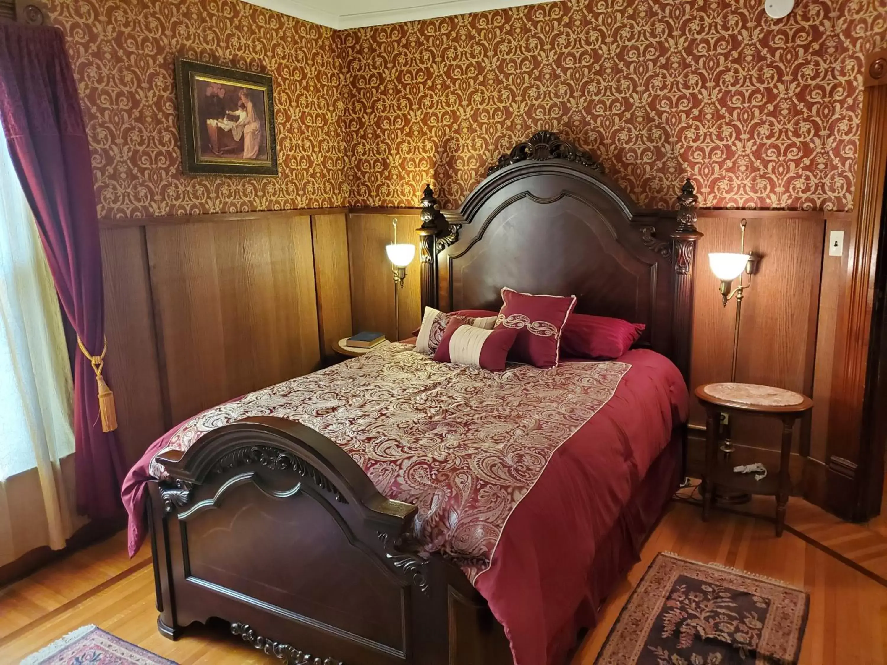 Bed in Historic Victorian Inn