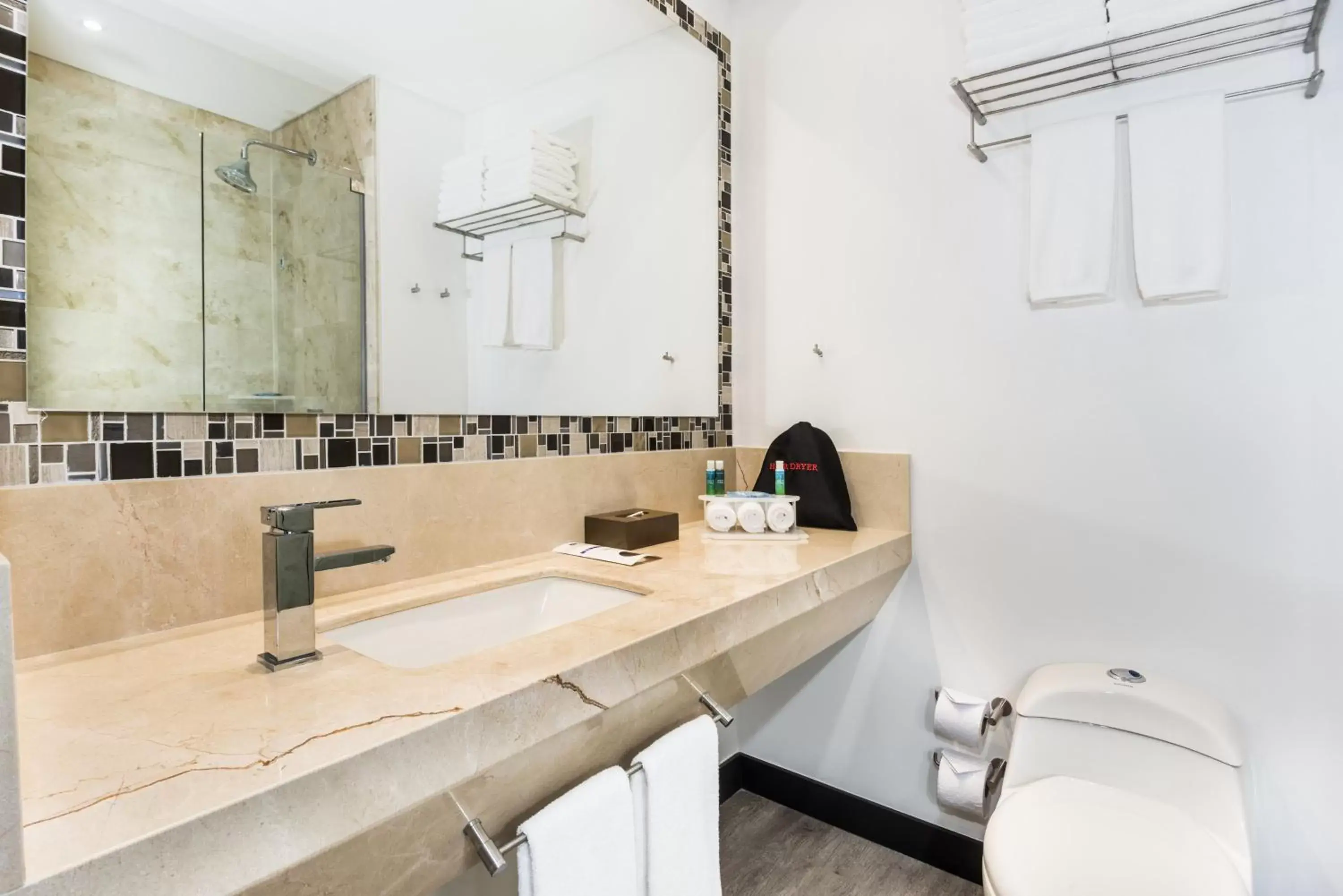 Bathroom in Holiday Inn Express - Barranquilla Buenavista, an IHG Hotel