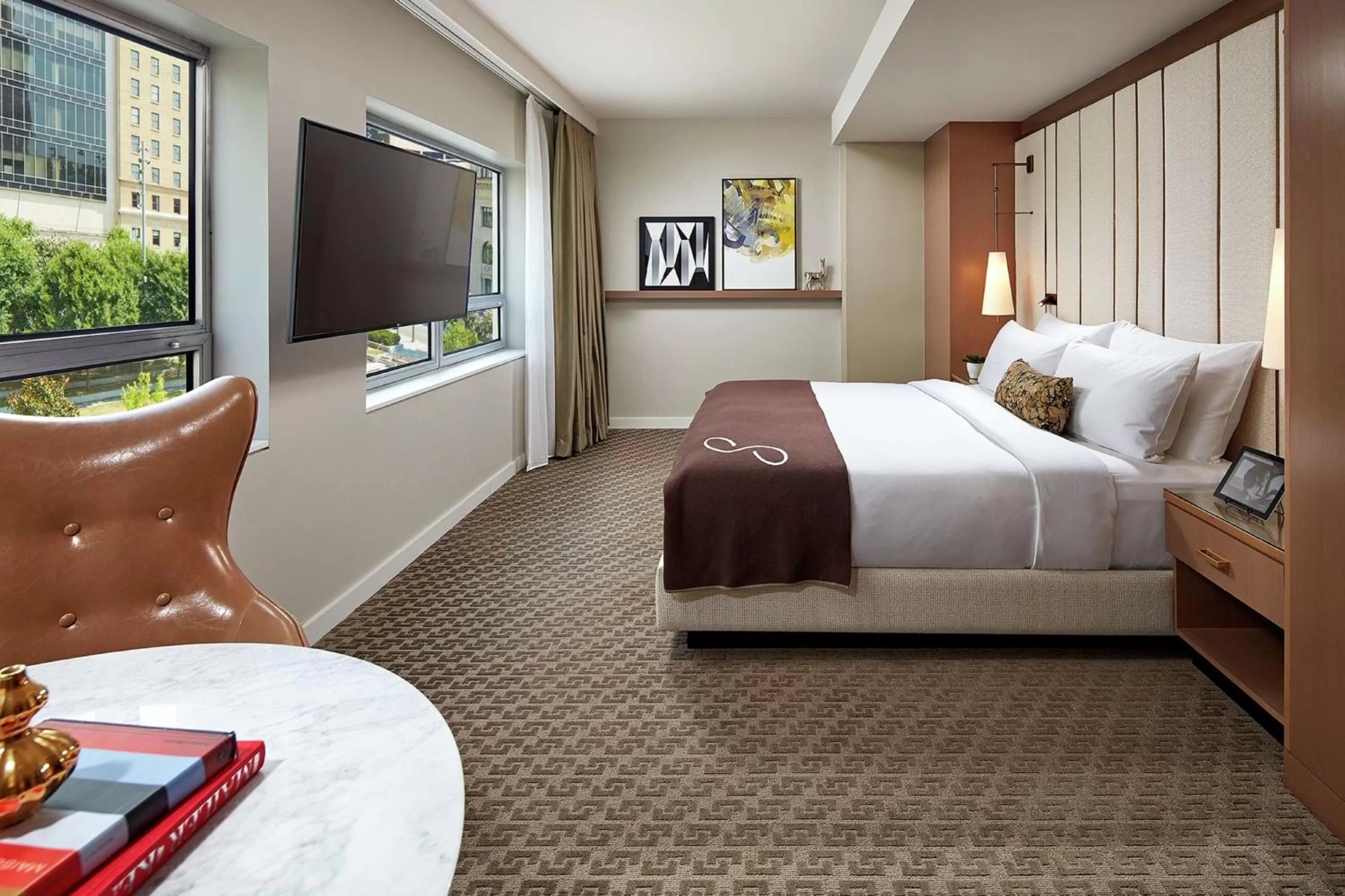 Bed in The Statler Dallas, Curio Collection By Hilton