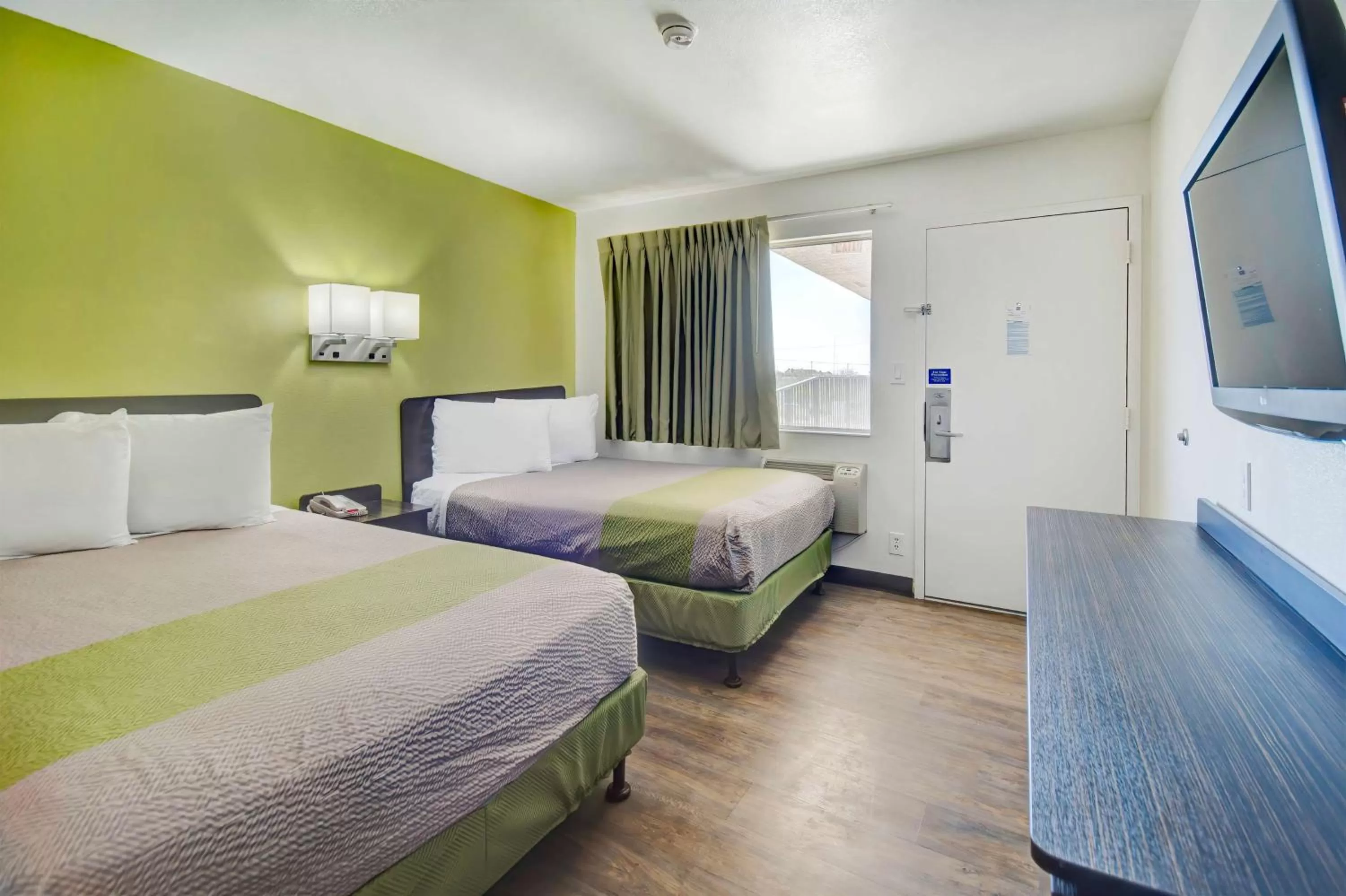 Bedroom, Bed in Motel 6-Douglas, AZ