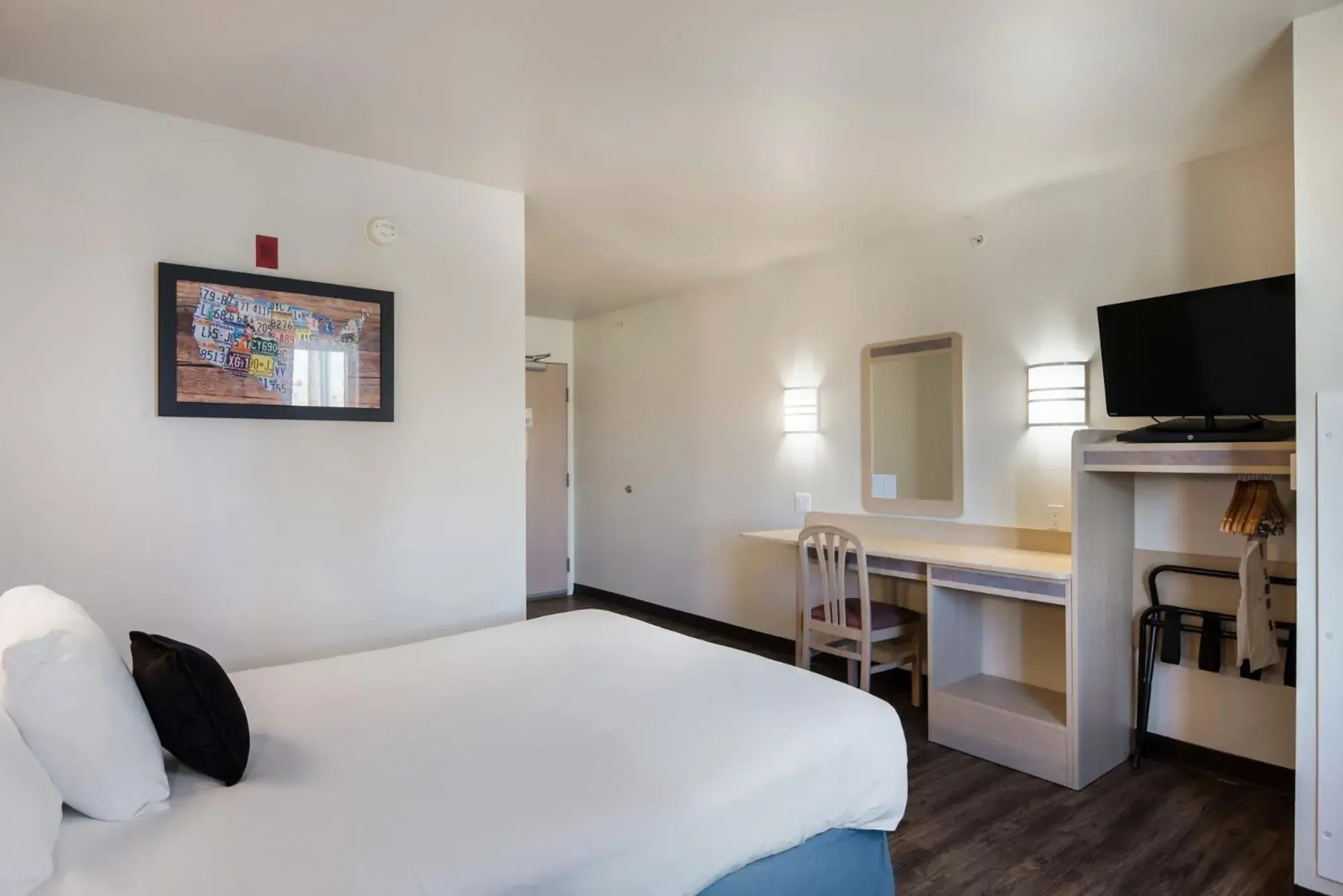 Bedroom, Bed in Red Lion Inn & Suites Butte