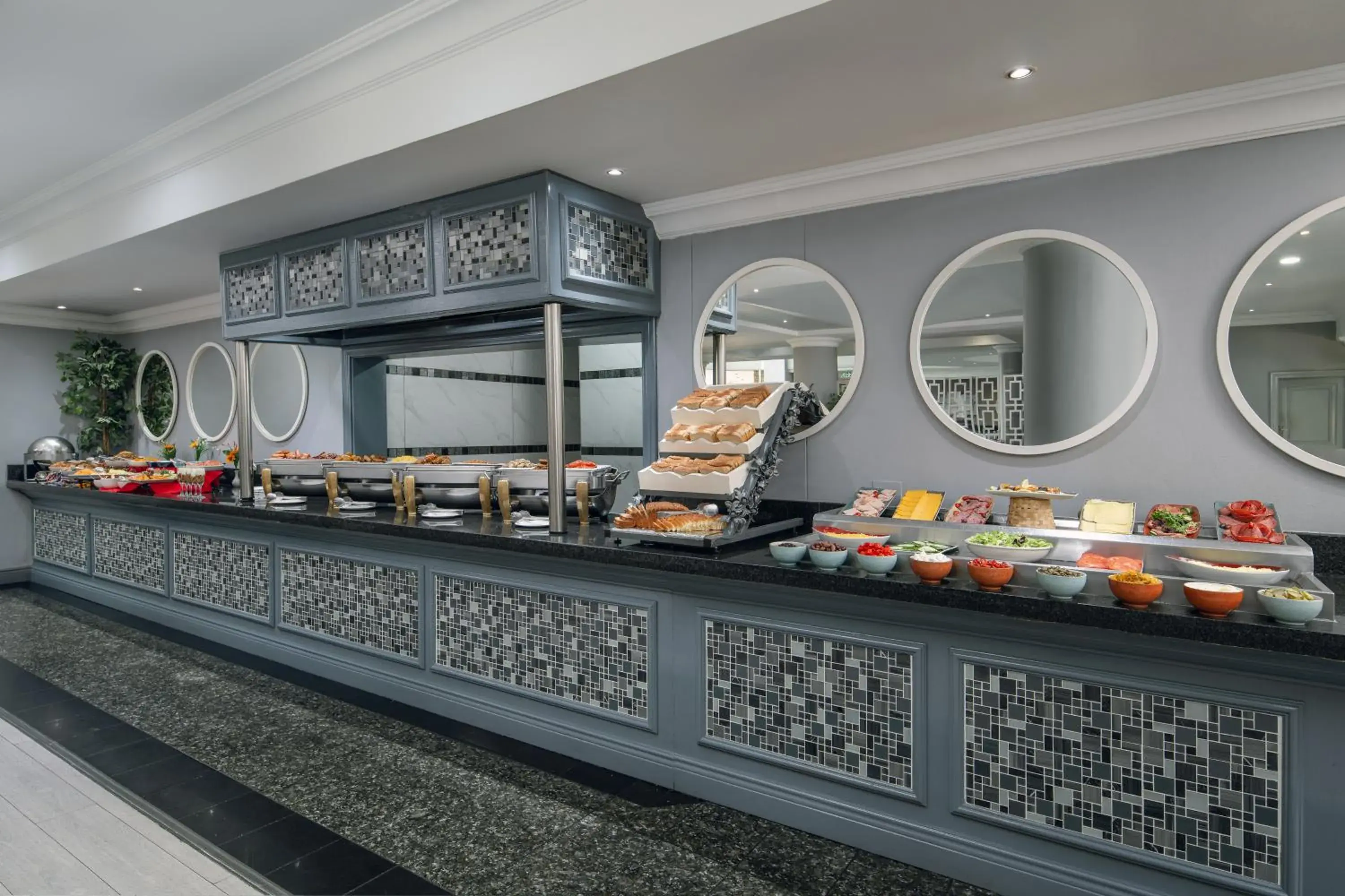 Restaurant/places to eat in Holiday Inn Johannesburg OR Tambo Airport Hotel by IHG Restaurant/places to eat in Holiday Inn Johannesburg OR Tambo Airport Hotel by IHG