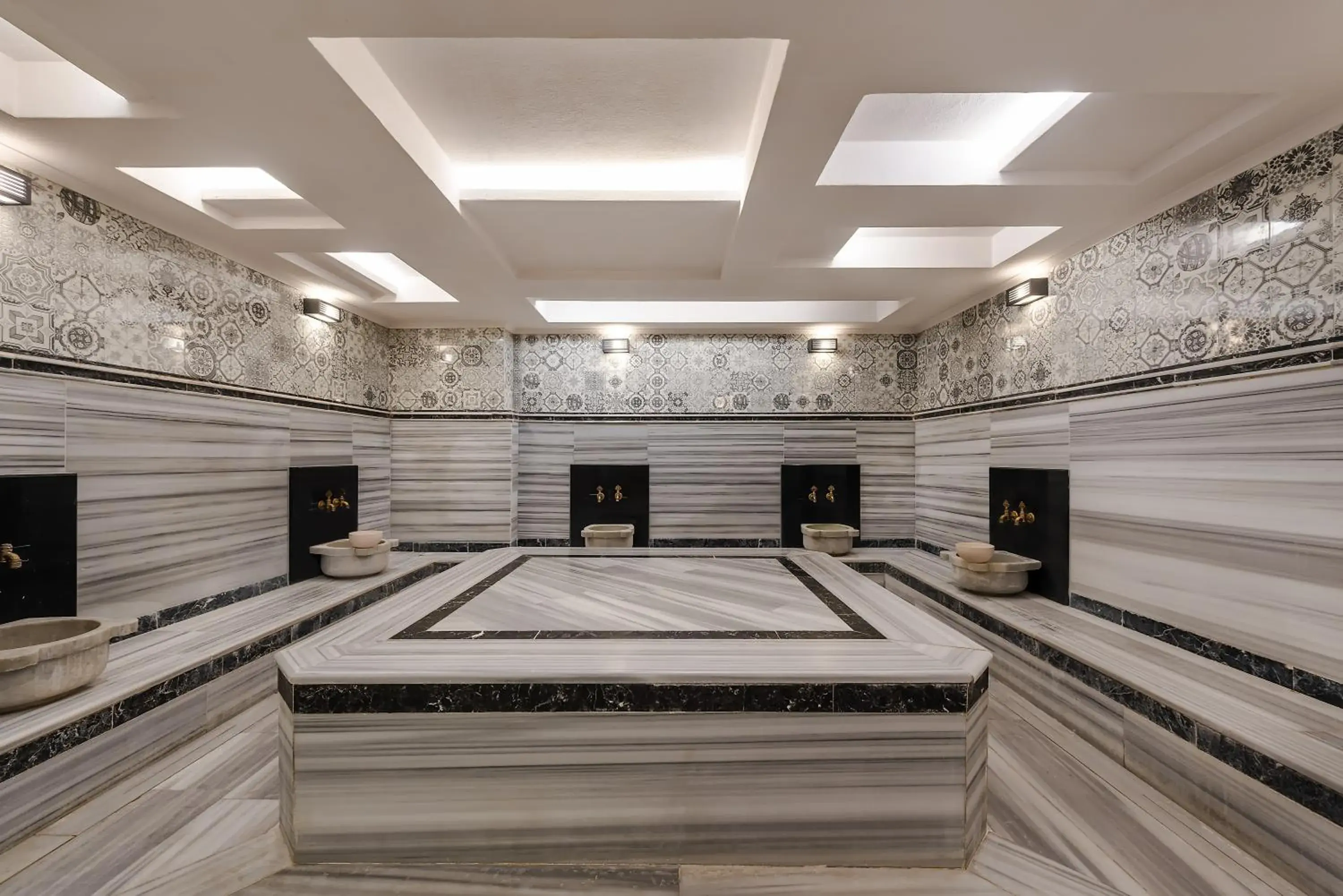 Spa and wellness centre/facilities in White City Beach Hotel