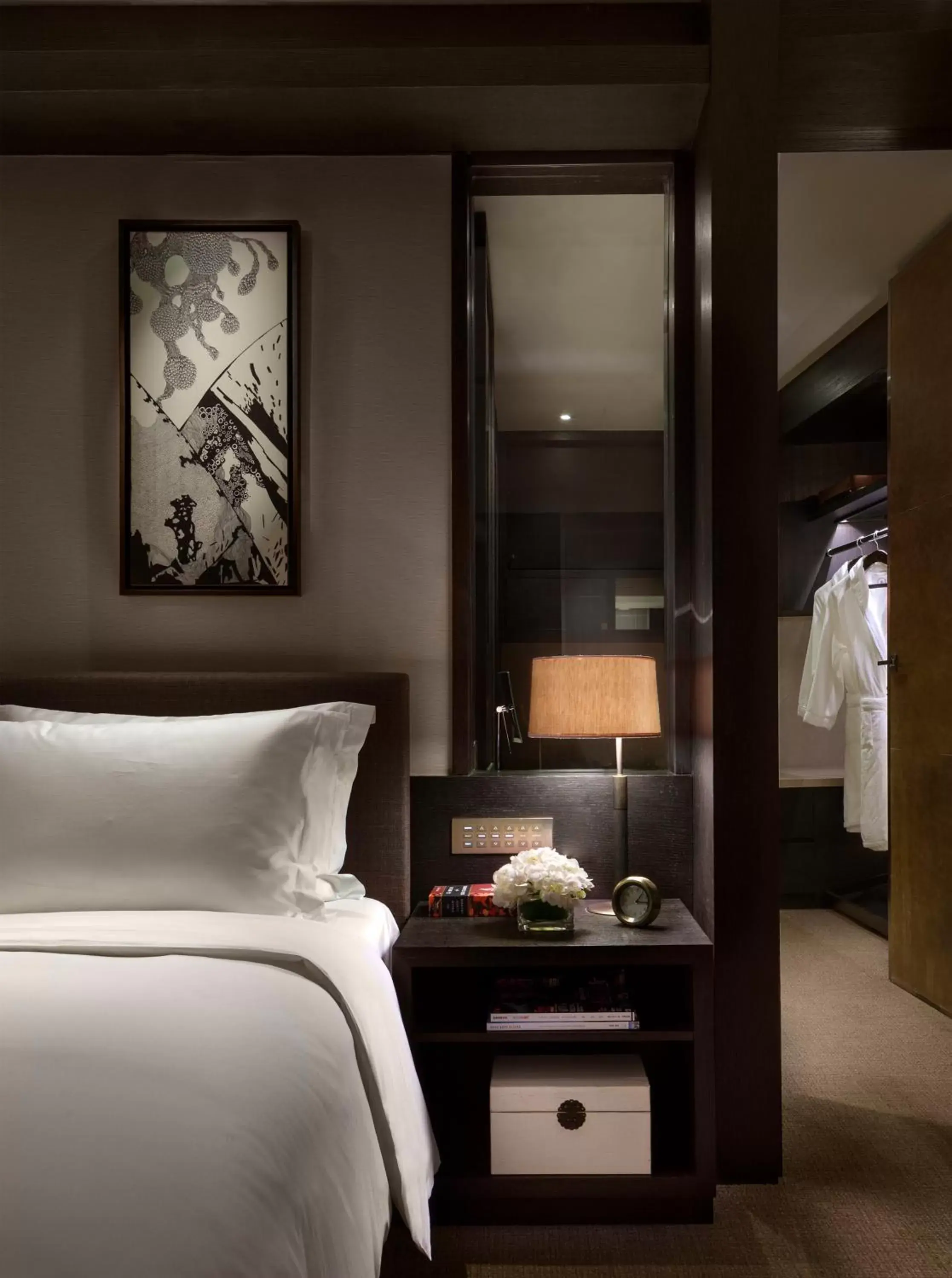 Photo of the whole room, Bed in Rosewood Beijing