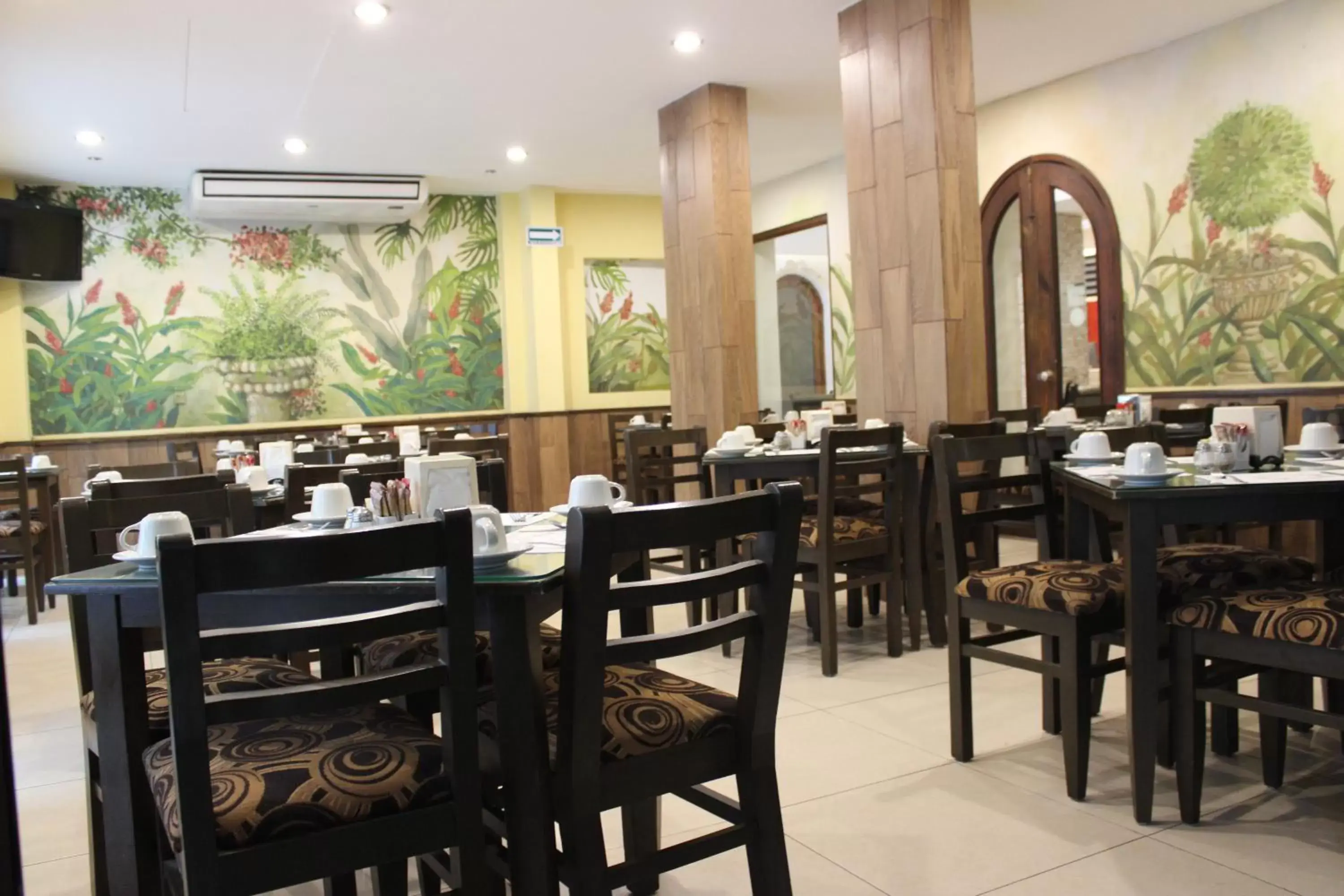 Restaurant/Places to Eat in Hotel Colonial de Merida