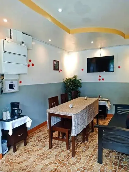 Restaurant/Places to Eat in Amax Inn Cebu