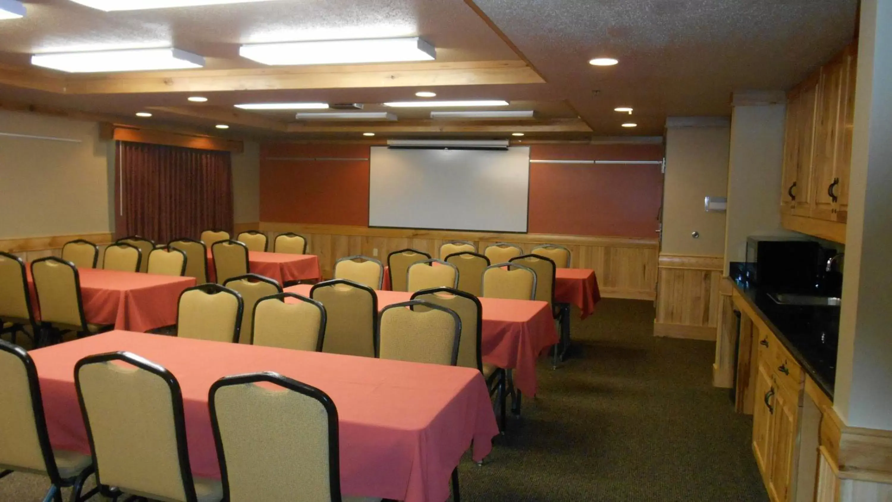 Business facilities in AmericInn by Wyndham Oswego