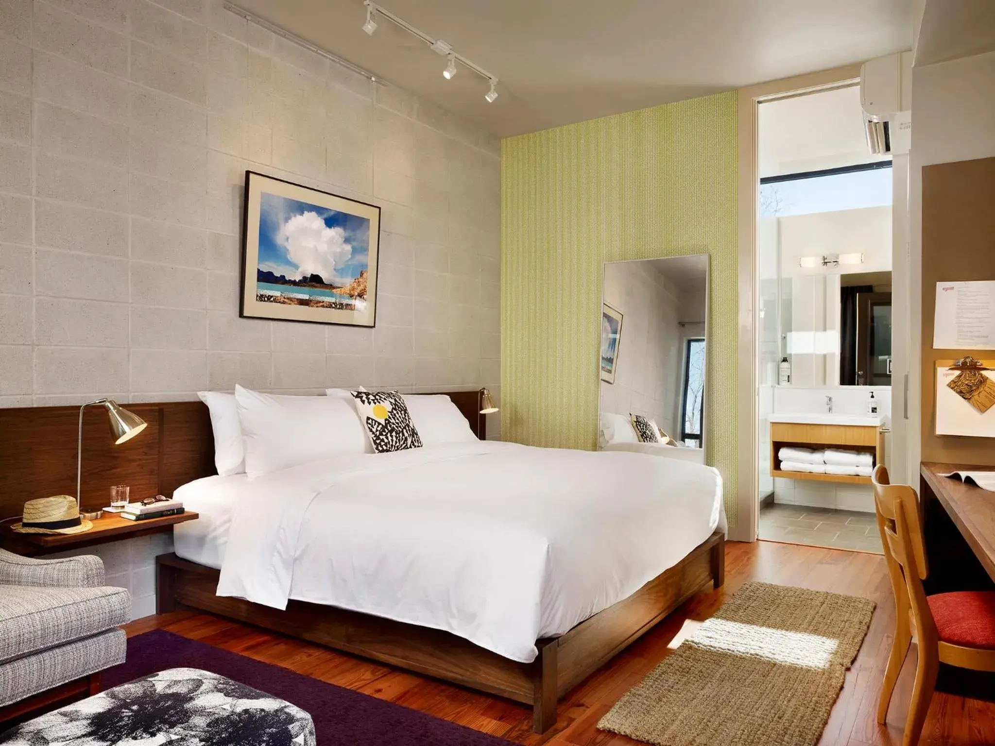 Bed, Room Photo in Heywood Hotel