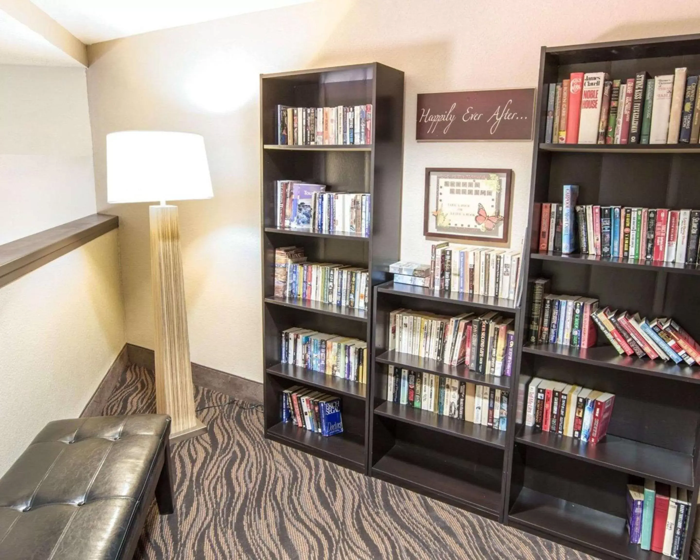 Lobby or reception, Library in Sleep Inn at North Scottsdale Road