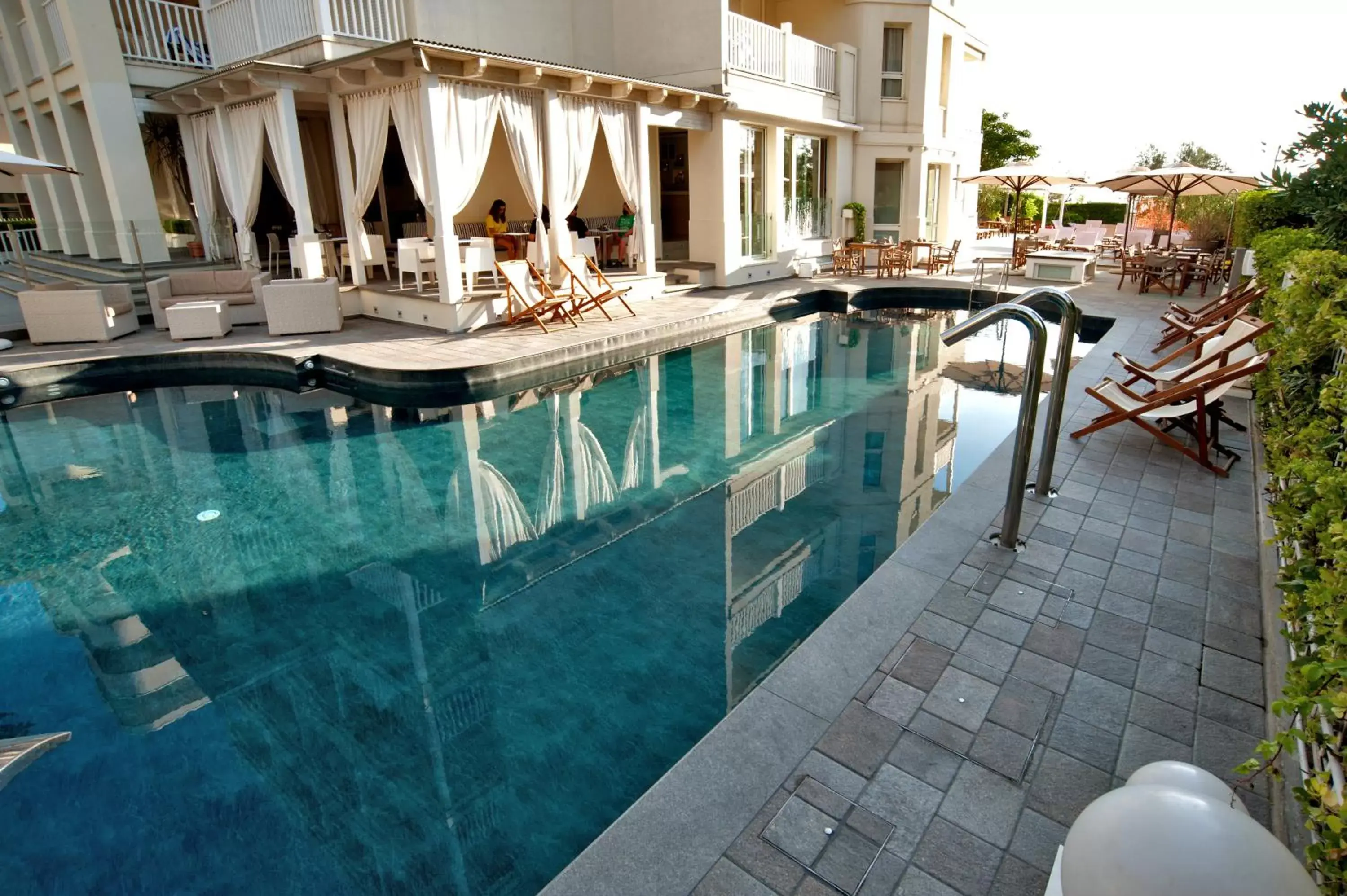 Swimming Pool in Le Rose Suite Hotel