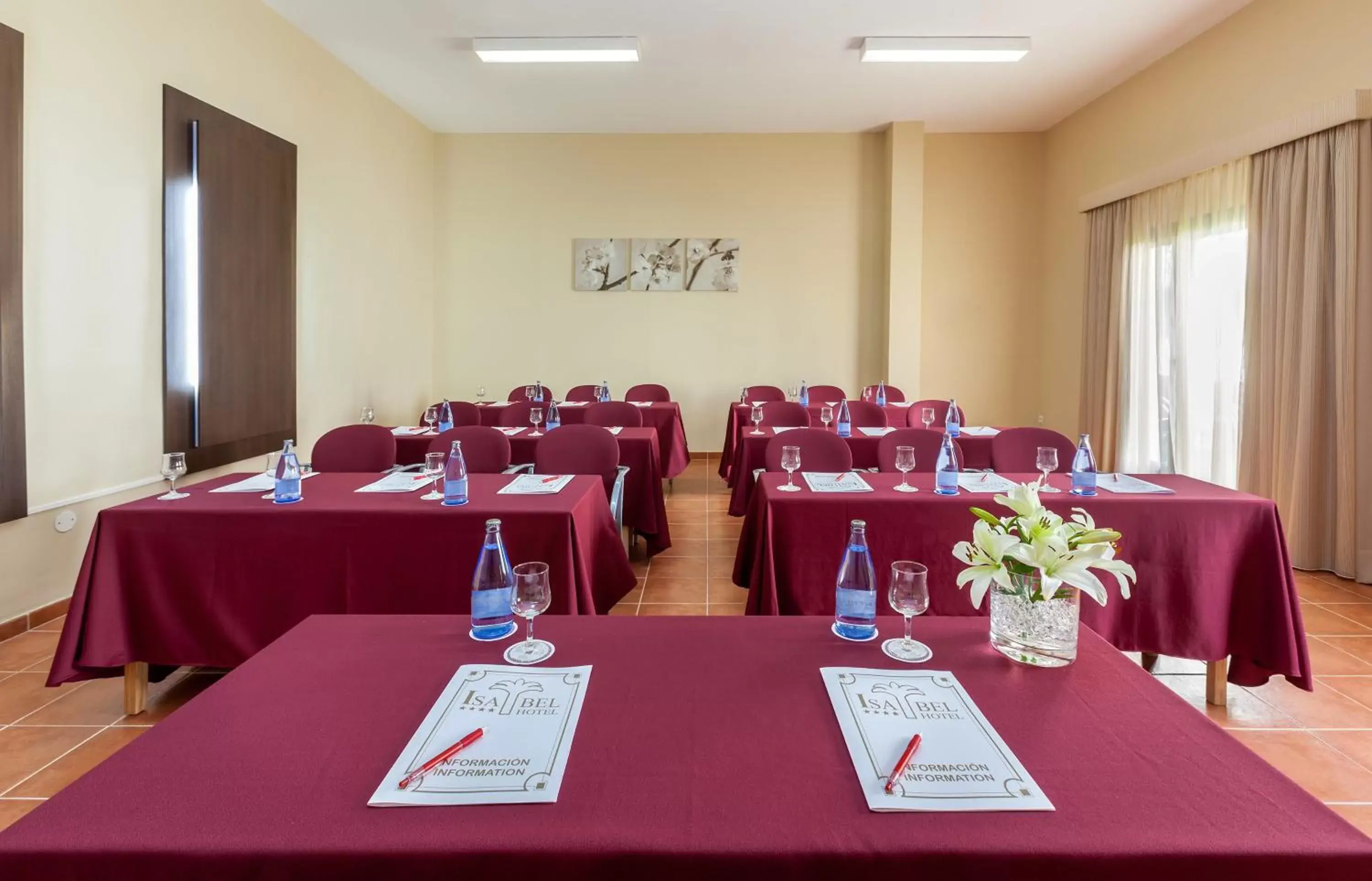 Business facilities in GF Isabel