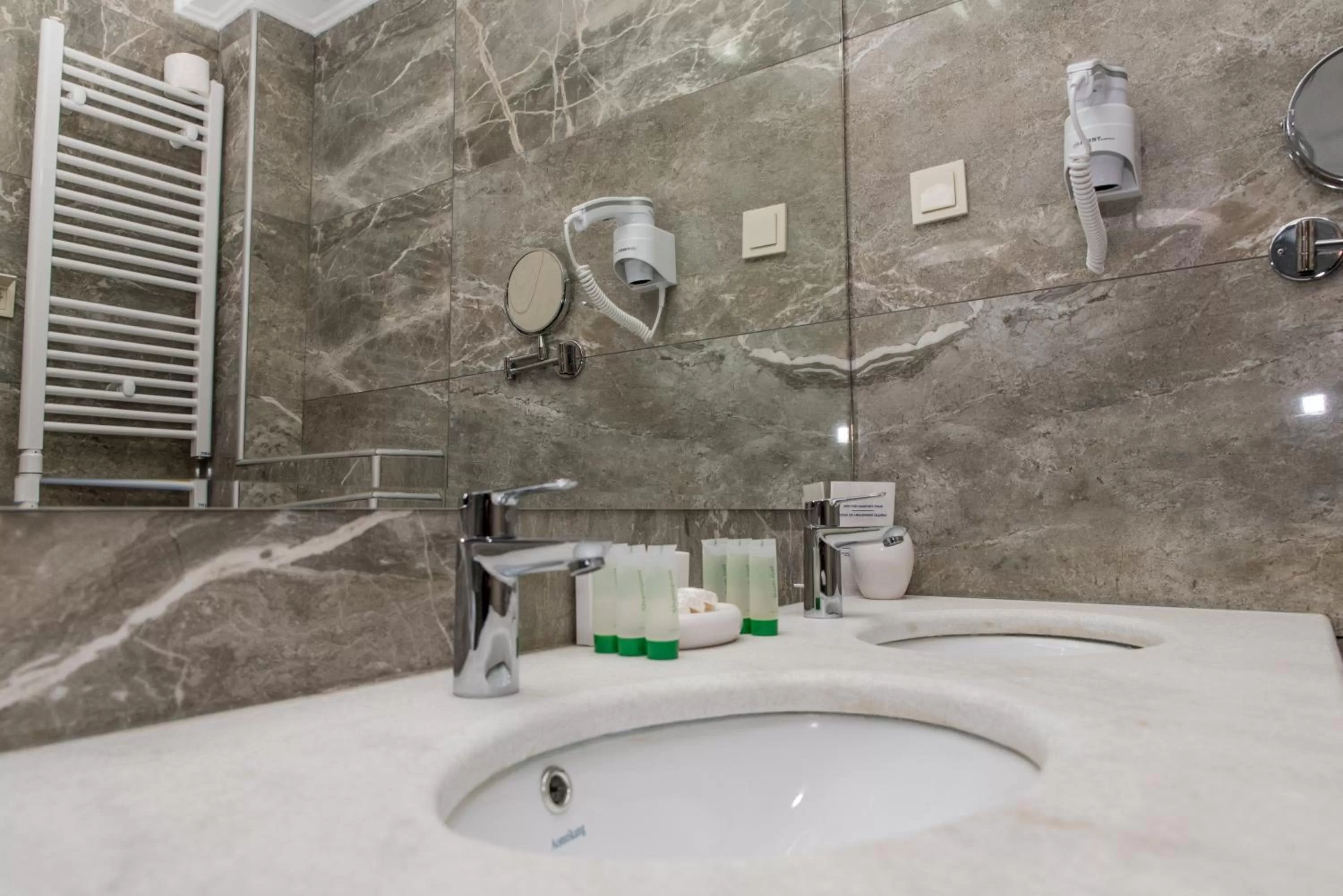 Bathroom in Hotel Crnogorska Kuća