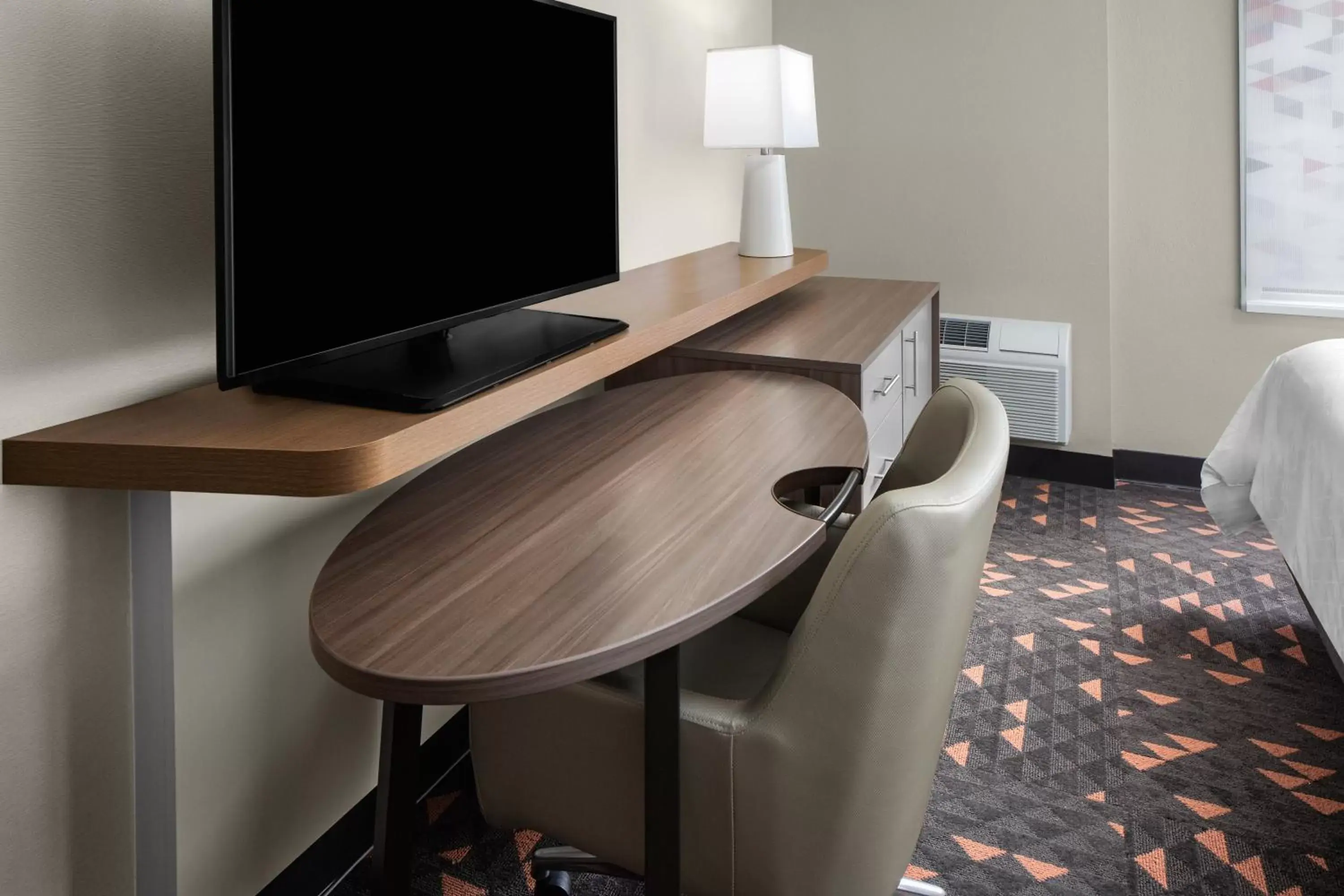 Photo of the whole room, TV/Entertainment Center in Holiday Inn Hasbrouck Heights-Meadowlands, an IHG Hotel