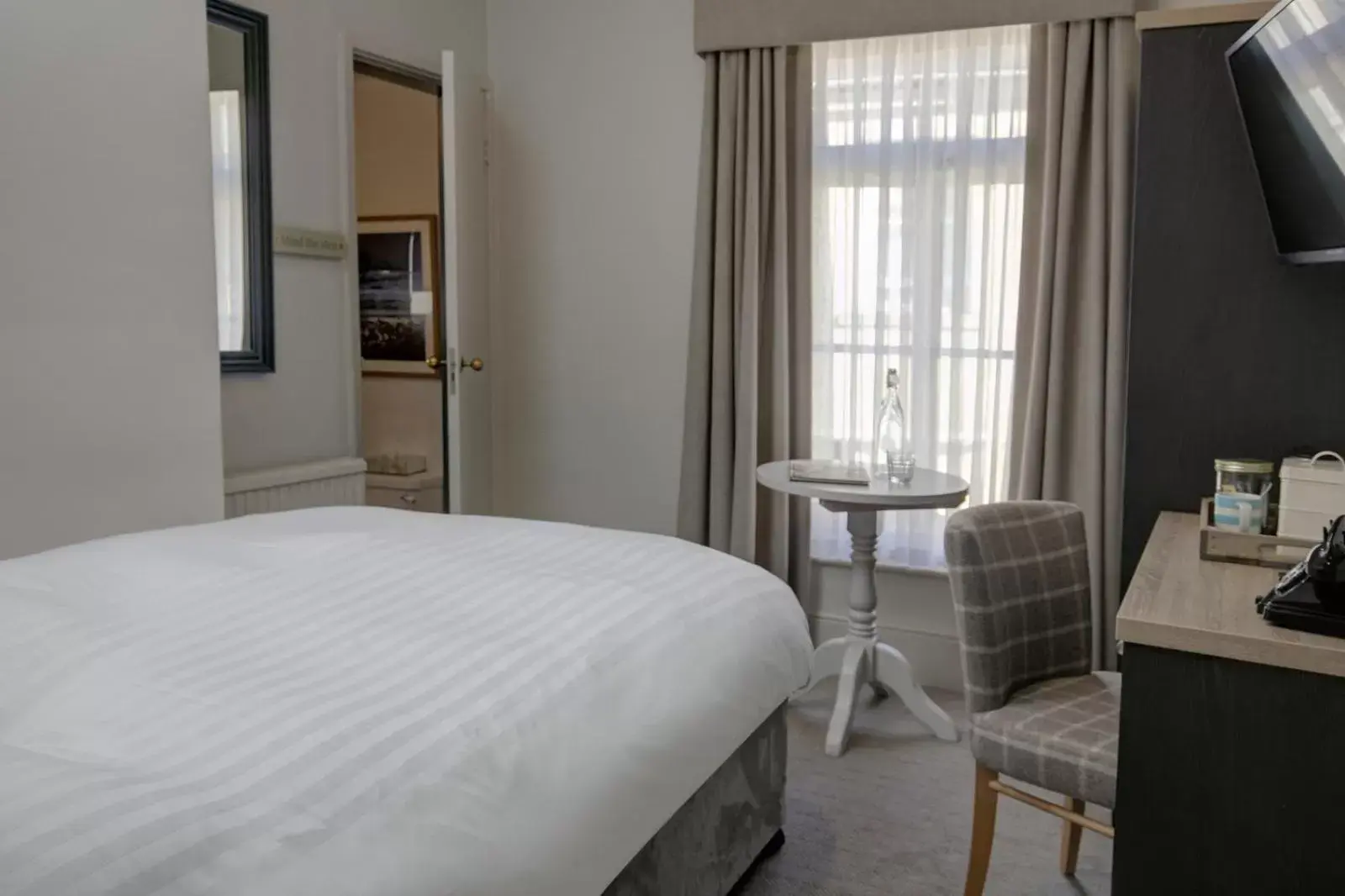 Bedroom, Bed in Lansdown Grove Hotel
