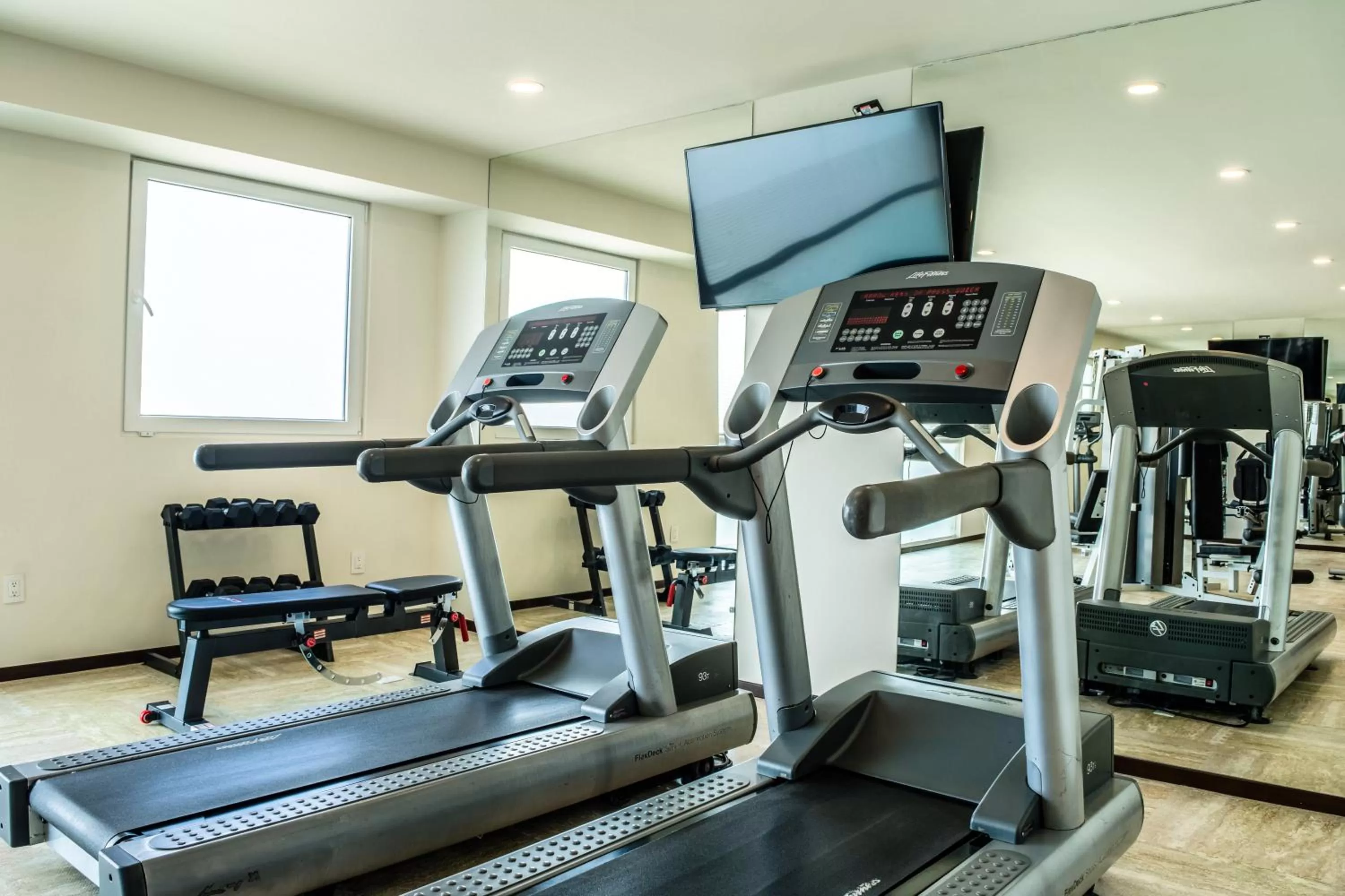 Fitness centre/facilities in Crown Victoria Hotel