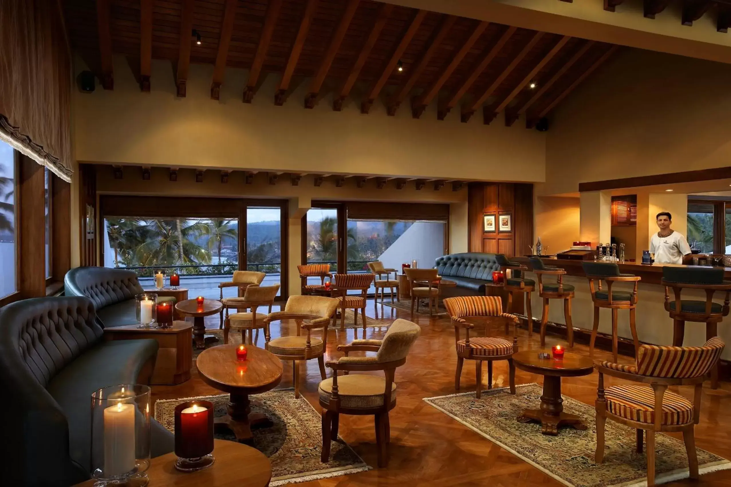 Dining area, Lounge/Bar in The Leela Kovalam, a Raviz Hotel