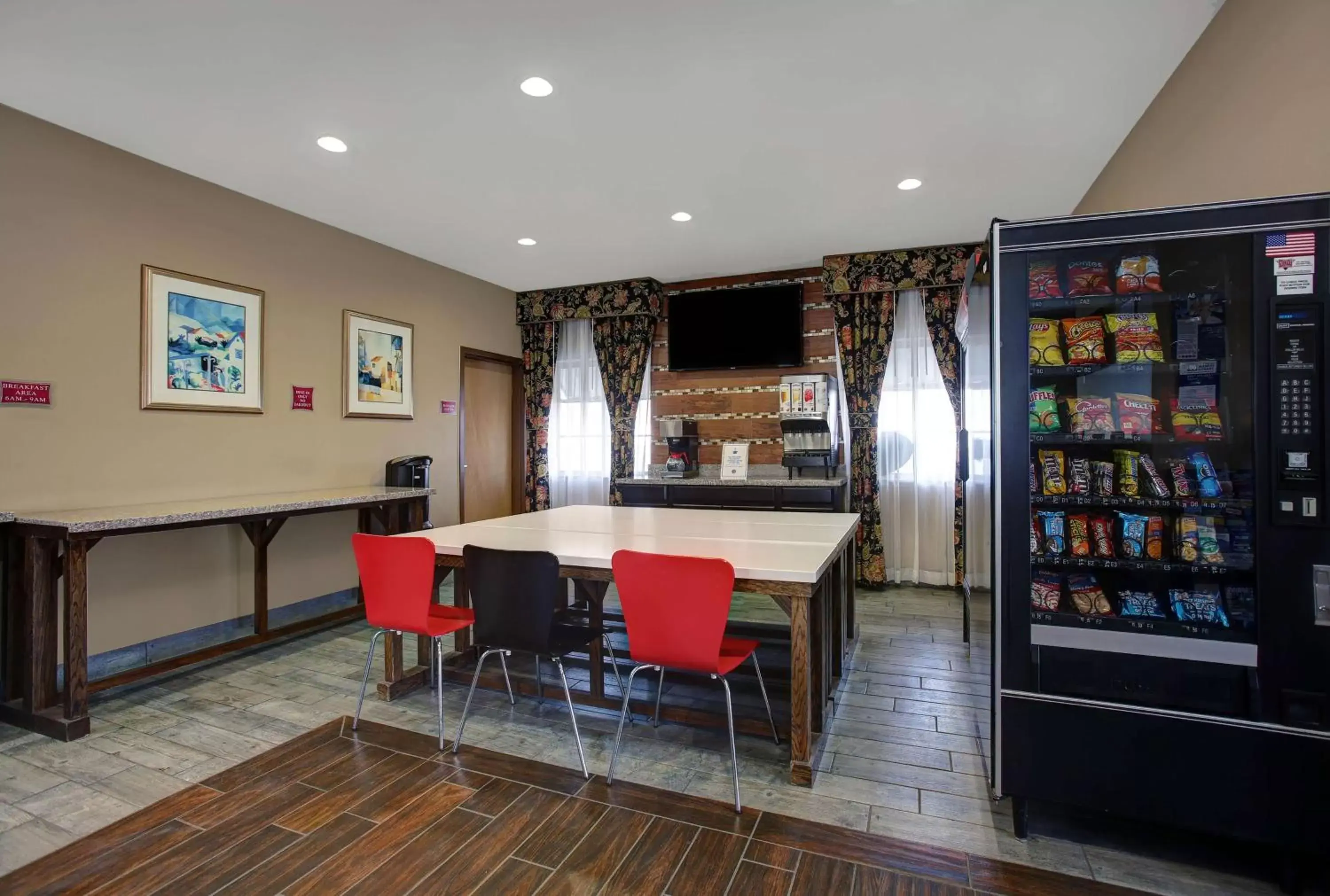 Lobby or reception in Studio 6 Odessa, Tx Lobby or reception in Studio 6 Odessa, Tx