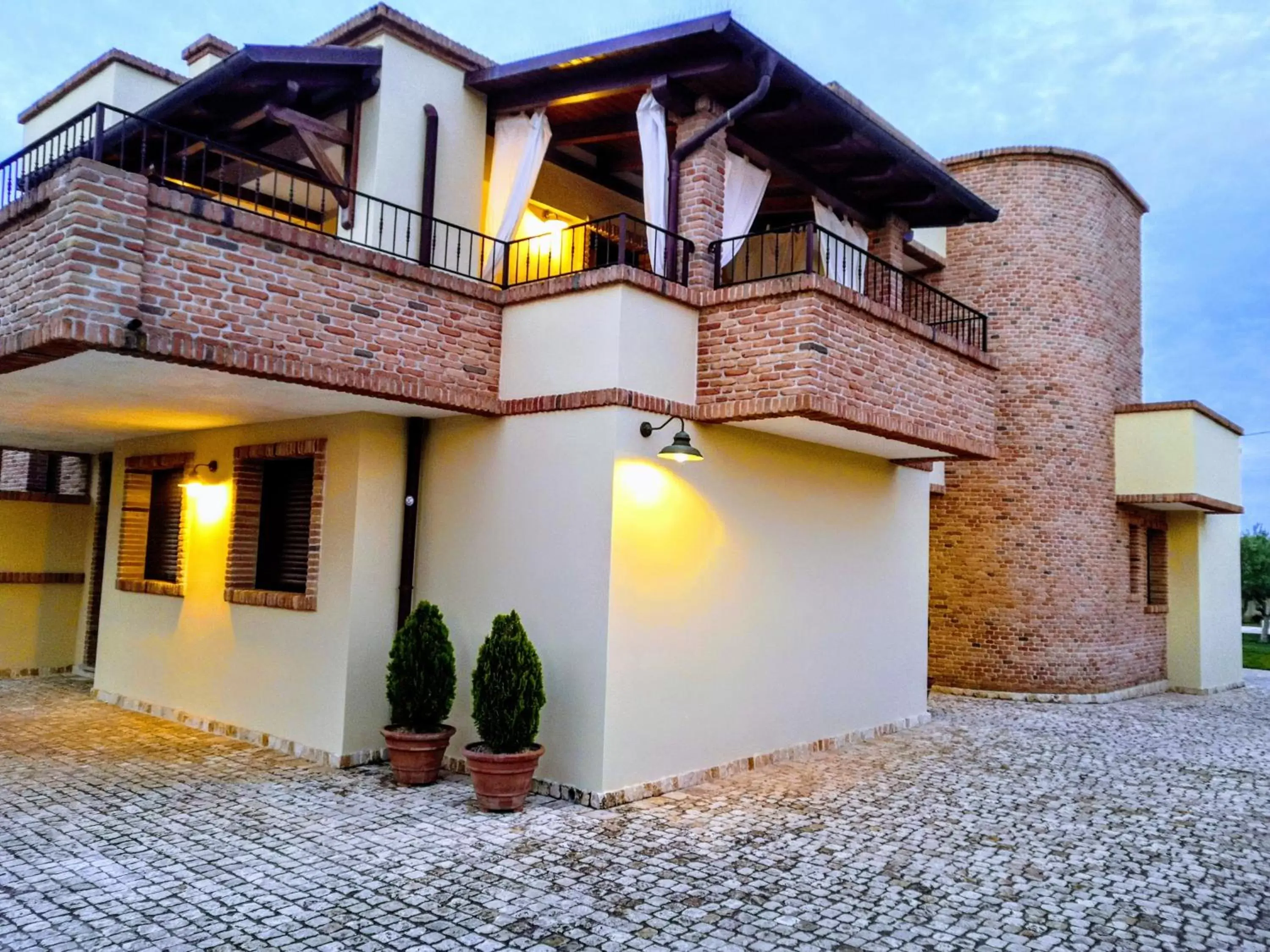 Facade/entrance, Property Building in BORGO LUNA