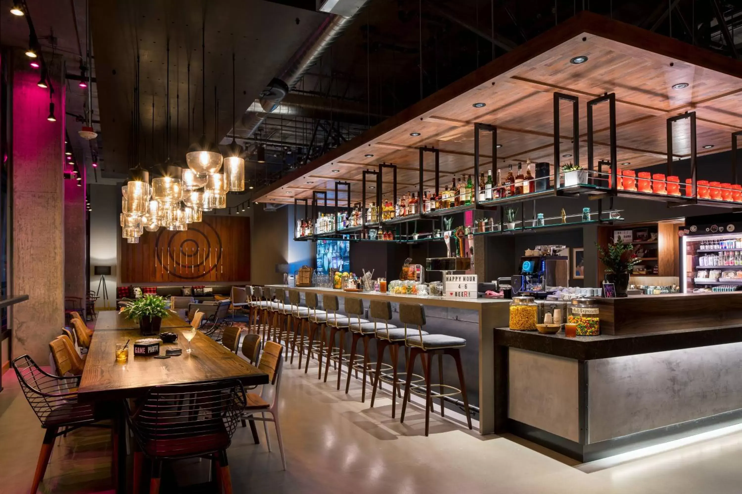 Restaurant/places to eat, Lounge/Bar in MOXY Seattle Downtown