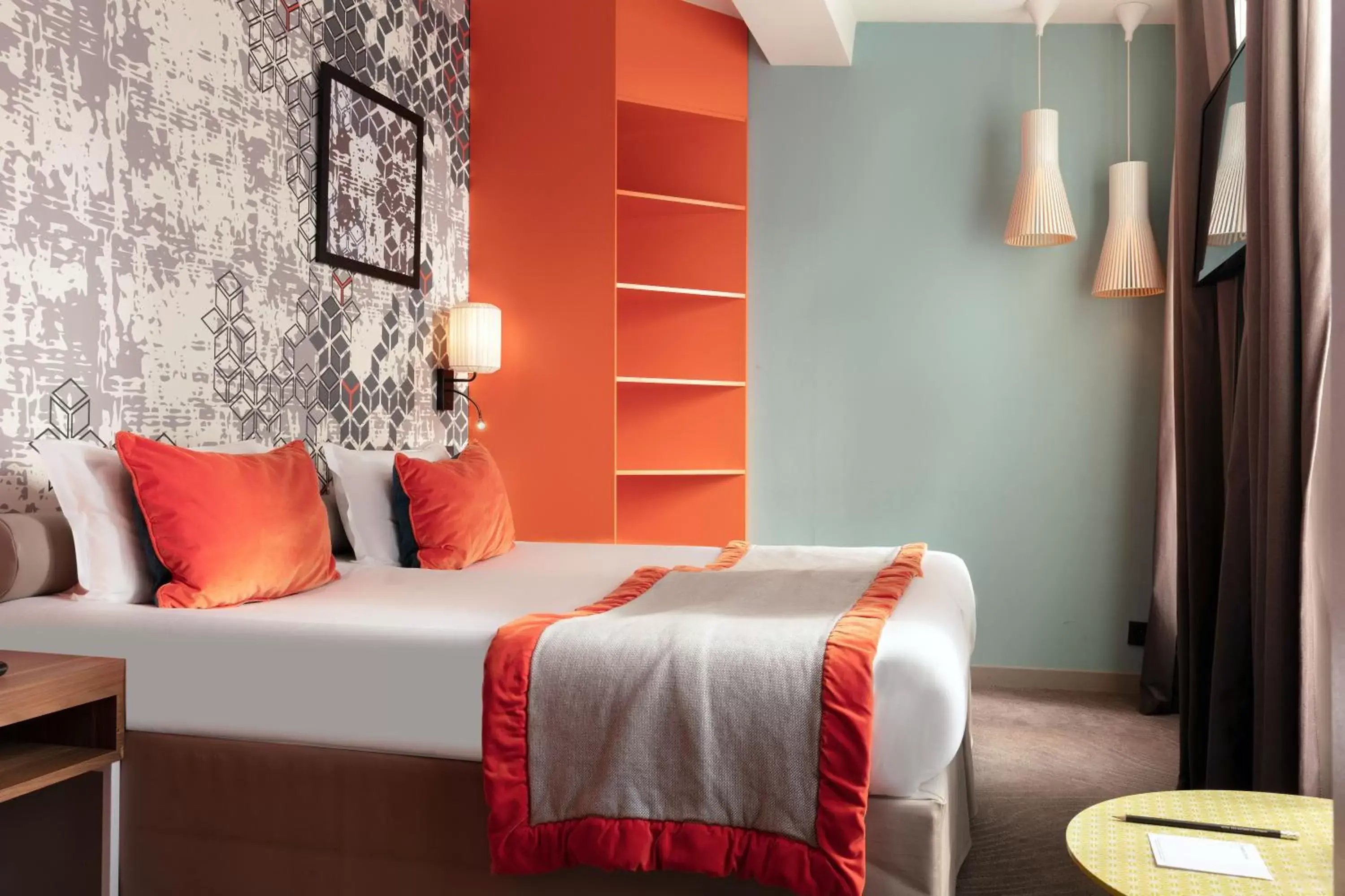 Bedroom, Bed in Hotel des Nations Saint Germain