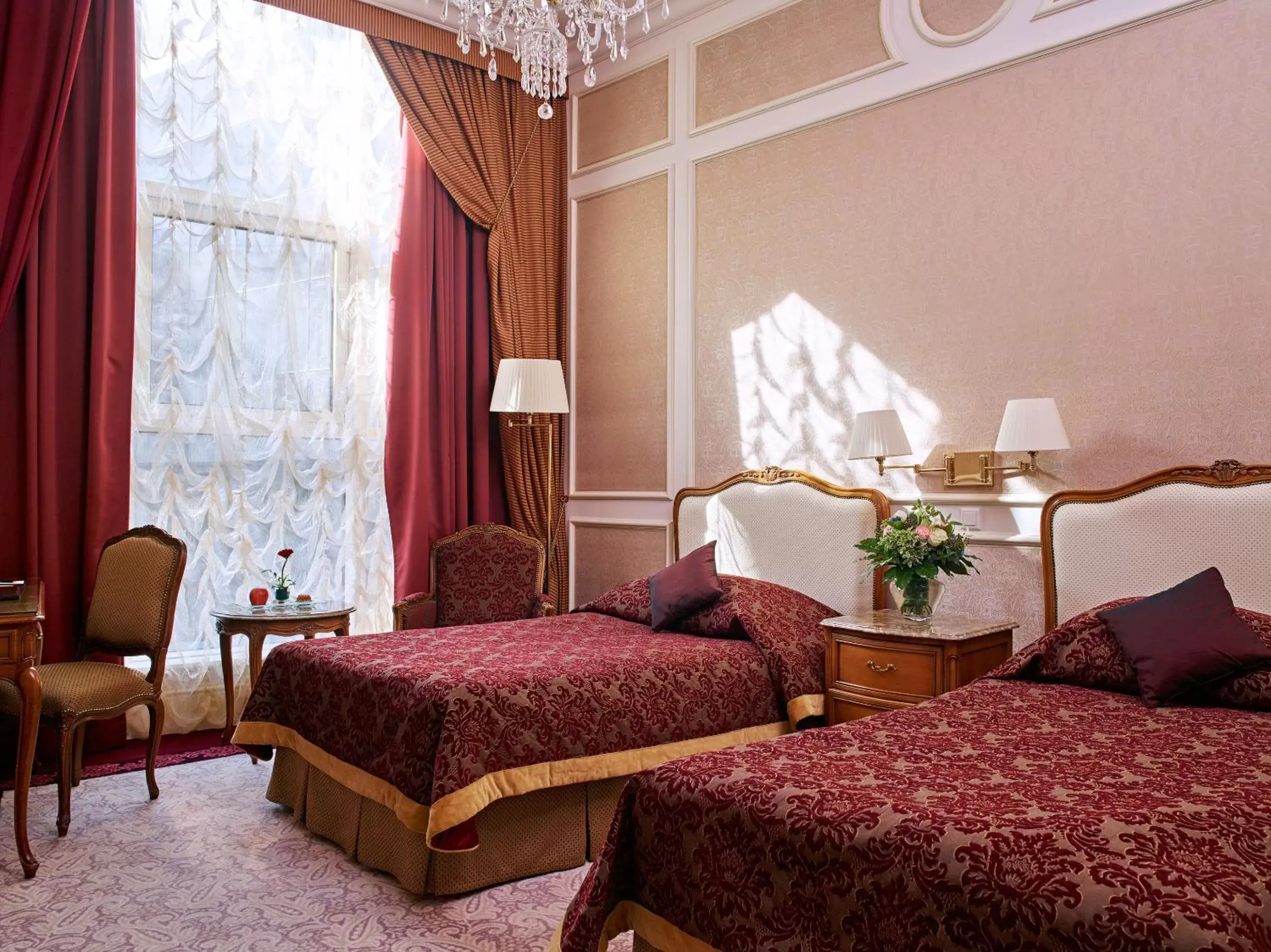 Day, Bed in Grand Hotel Wien