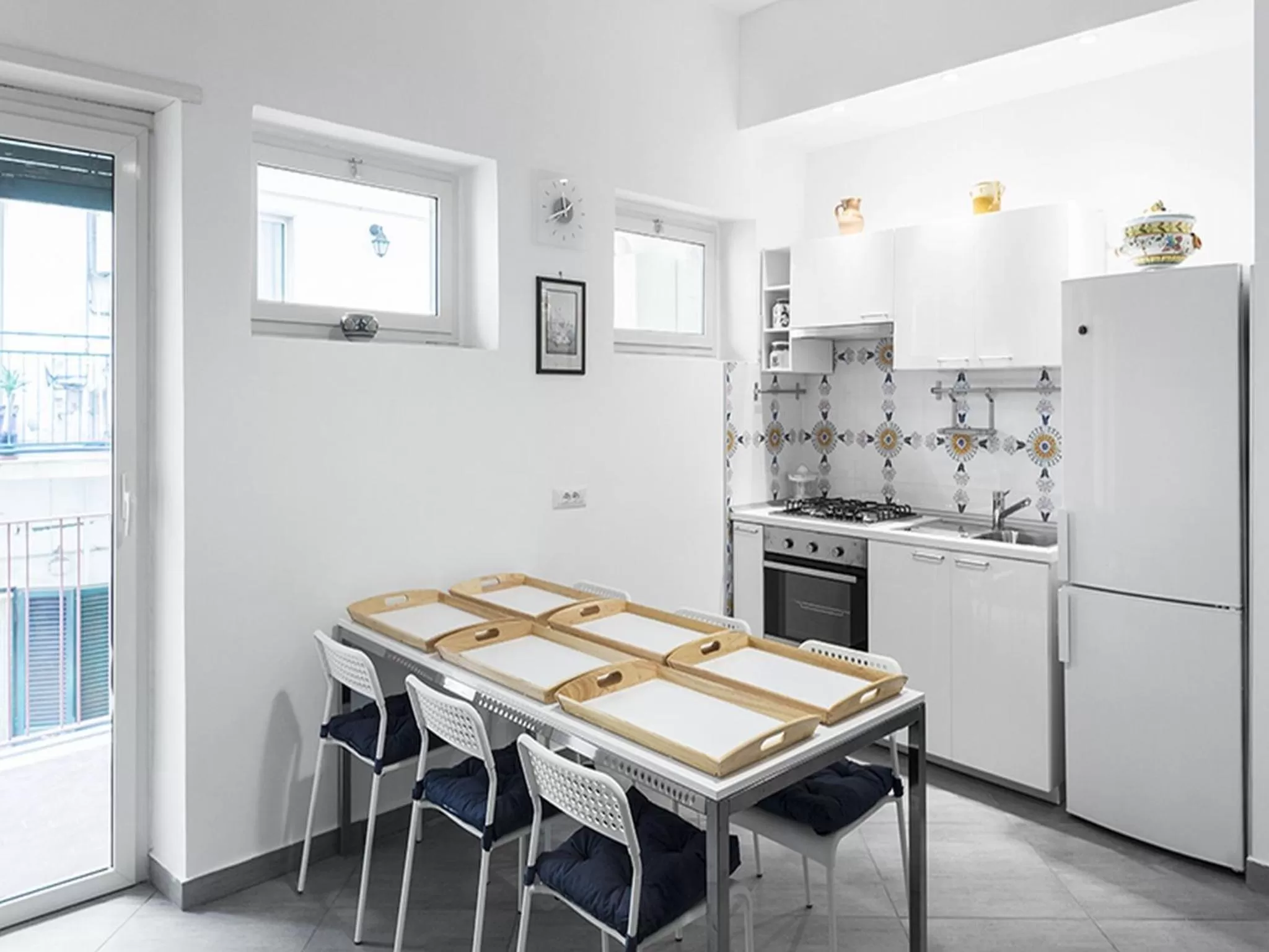 Communal kitchen, Dining Area in Bed & Breakfast Nilo32