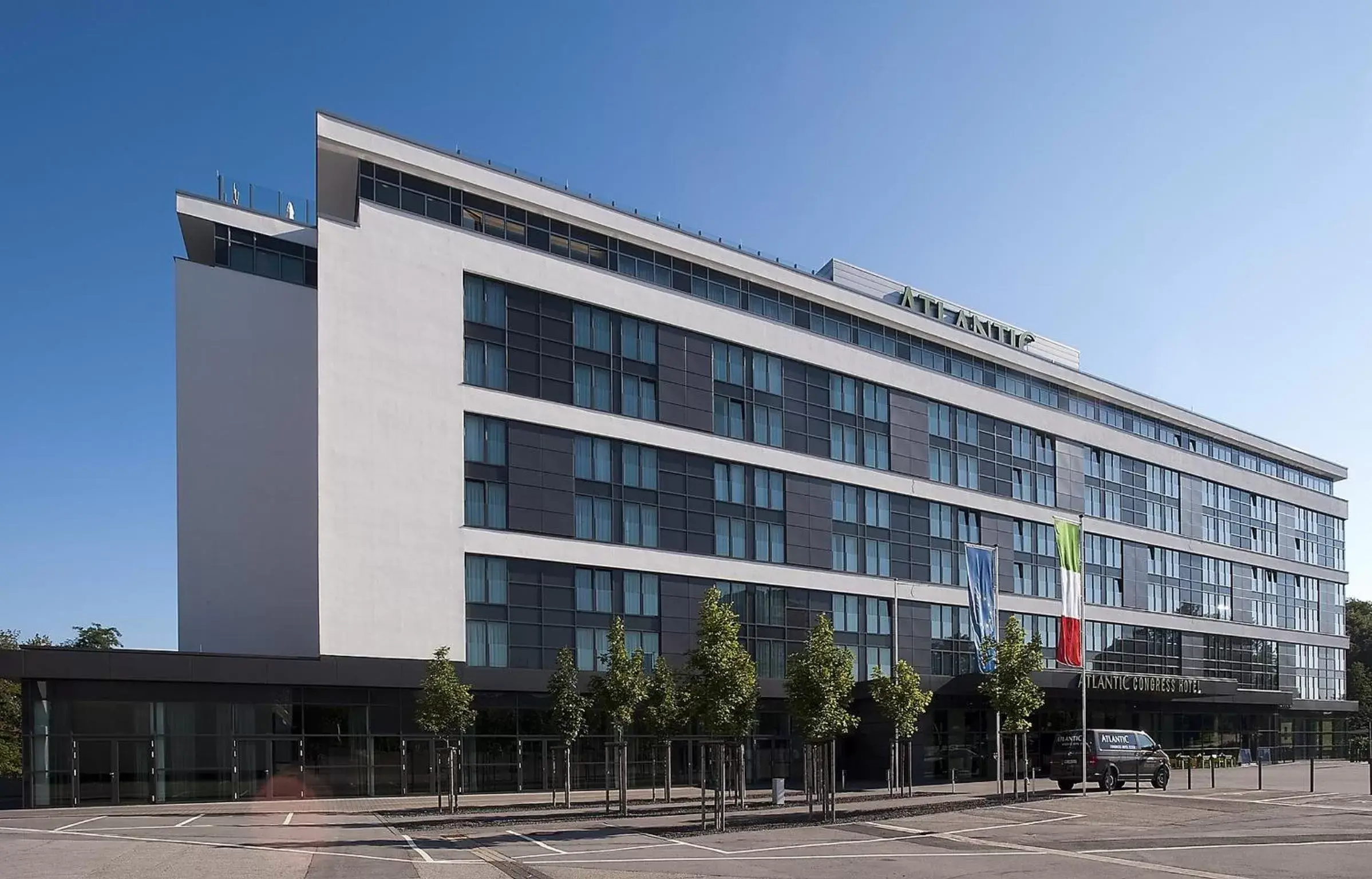 Facade/entrance, Property Building in Atlantic Congress Hotel Essen