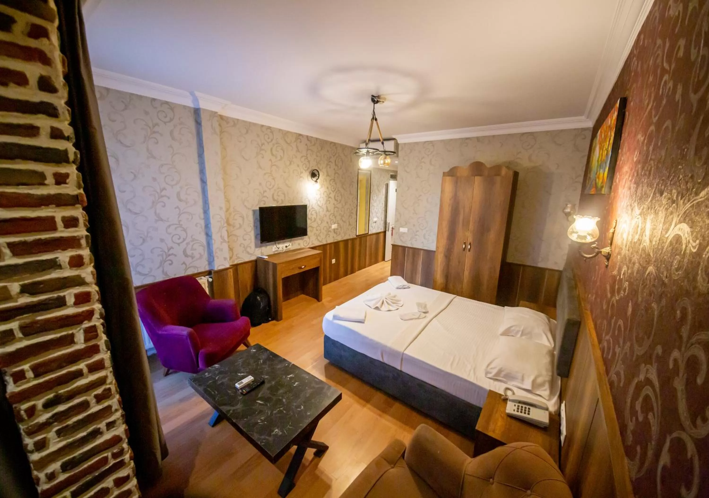 Bed in Royal Palace Hotel