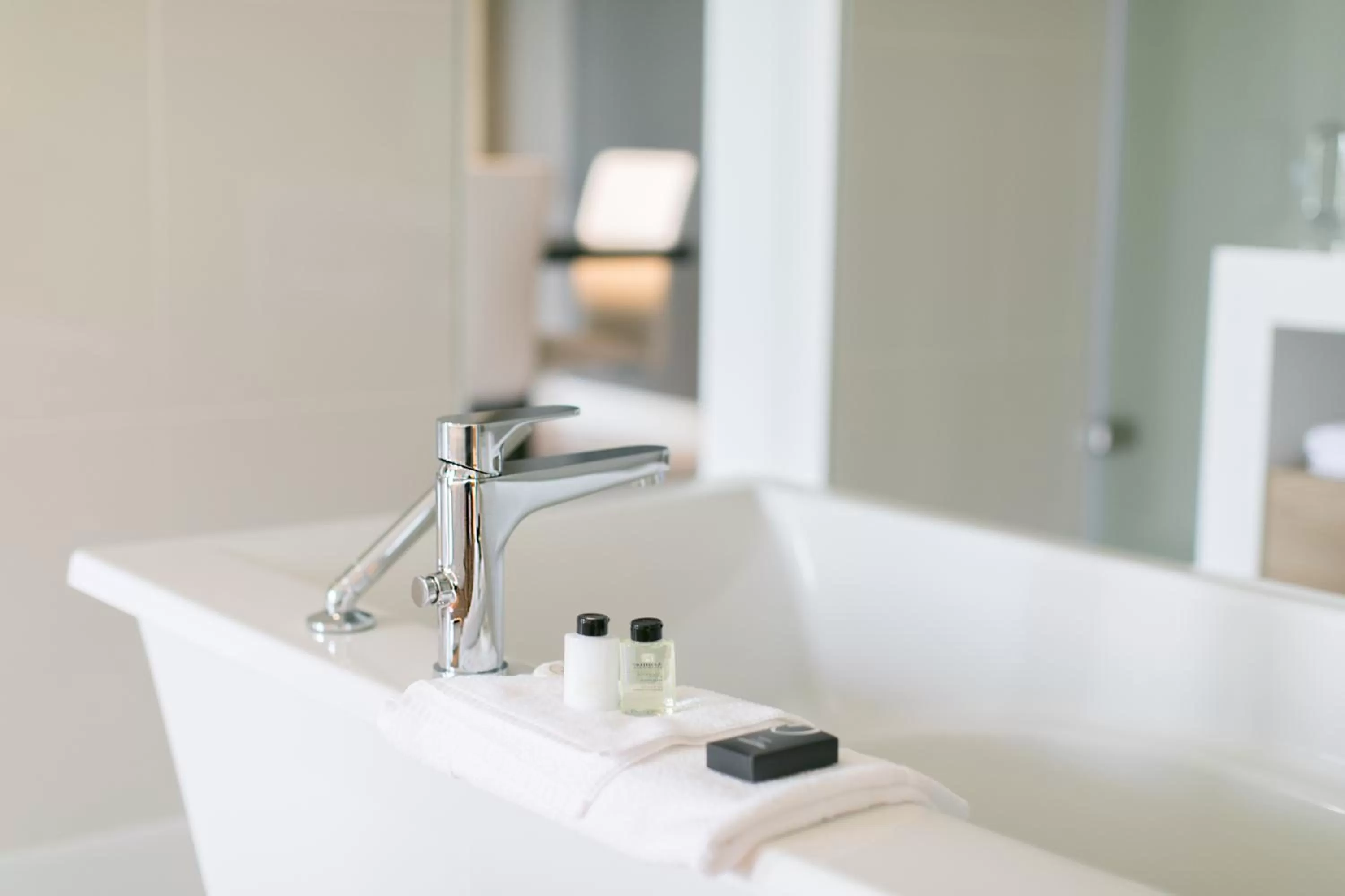 Shower in Hôtel du Domaine, centre de villégiature et de congrès