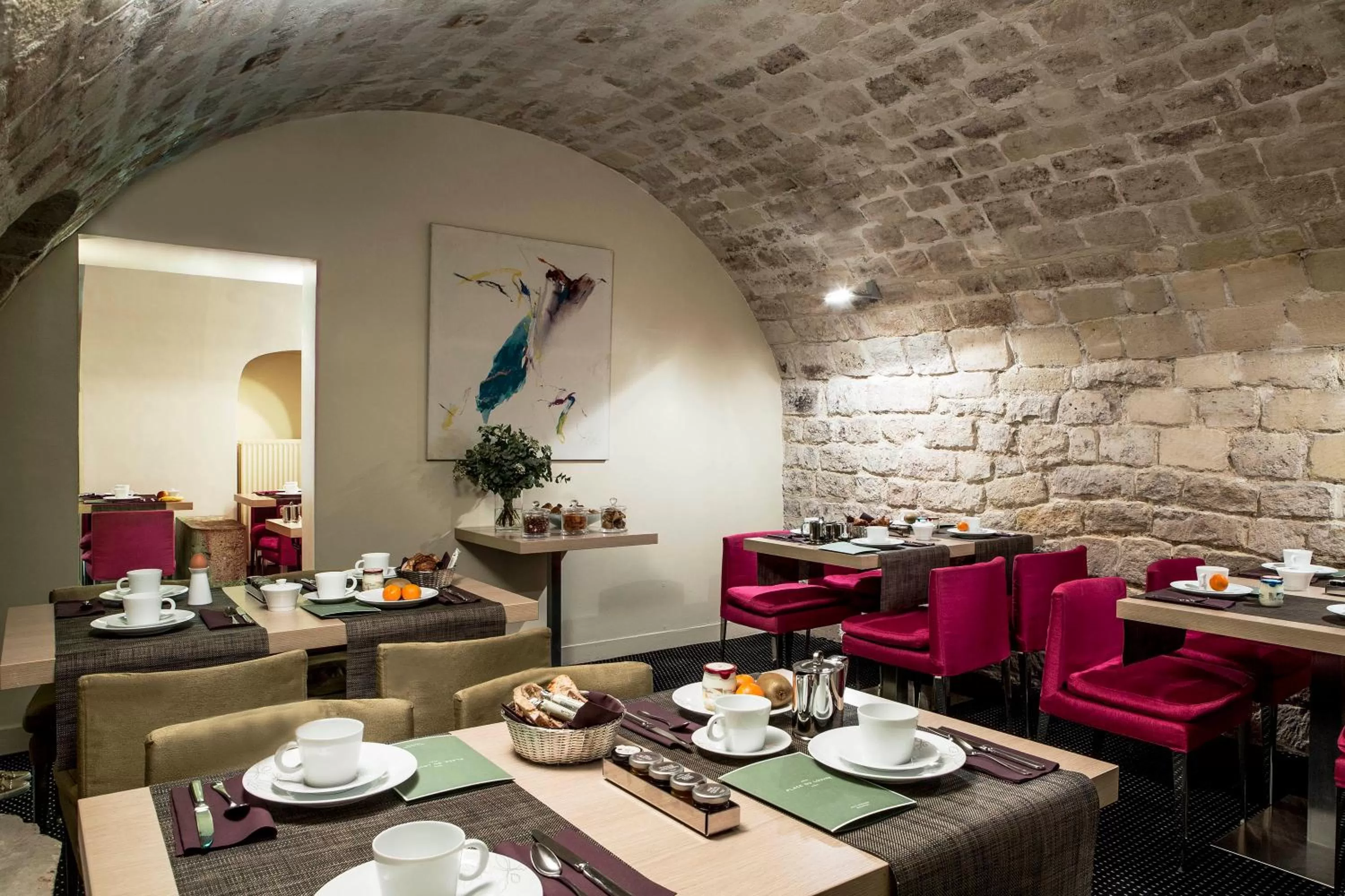 Buffet breakfast in Hôtel de la Place du Louvre - Esprit de France