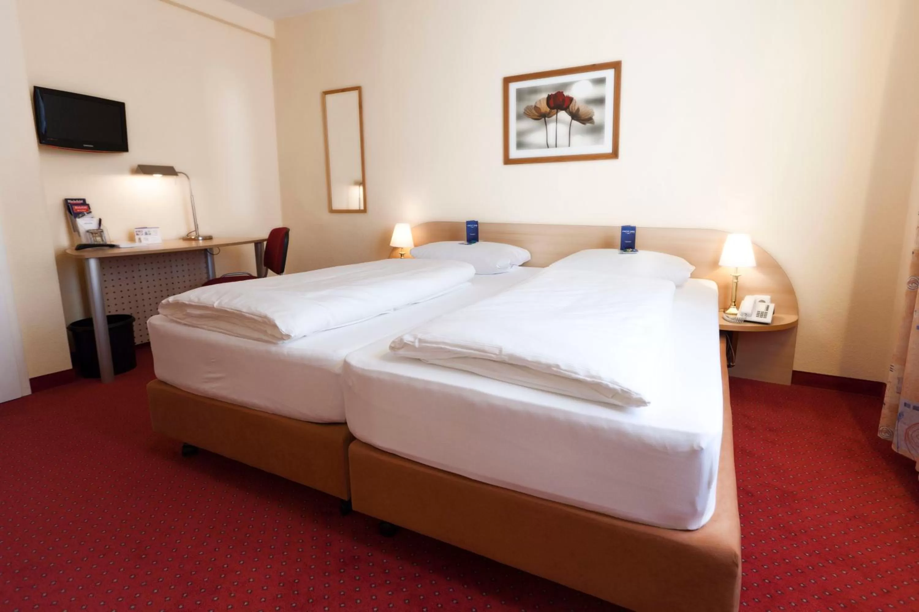 Photo of the whole room, Bed in Comfort Garni Stadtzentrum Hotel