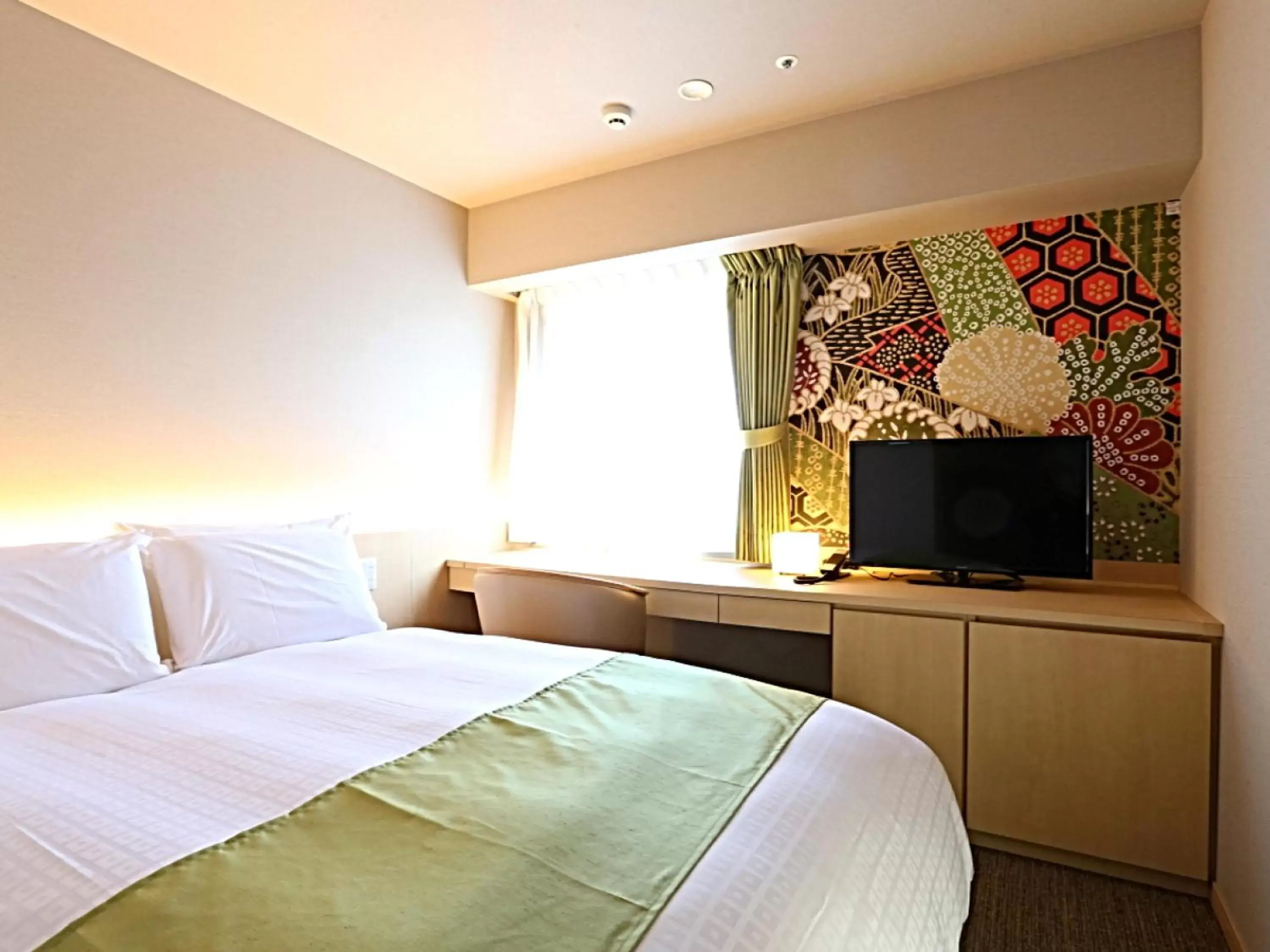 Photo of the whole room, Bed in Hotel Wing International Premium Kanazawa Ekimae