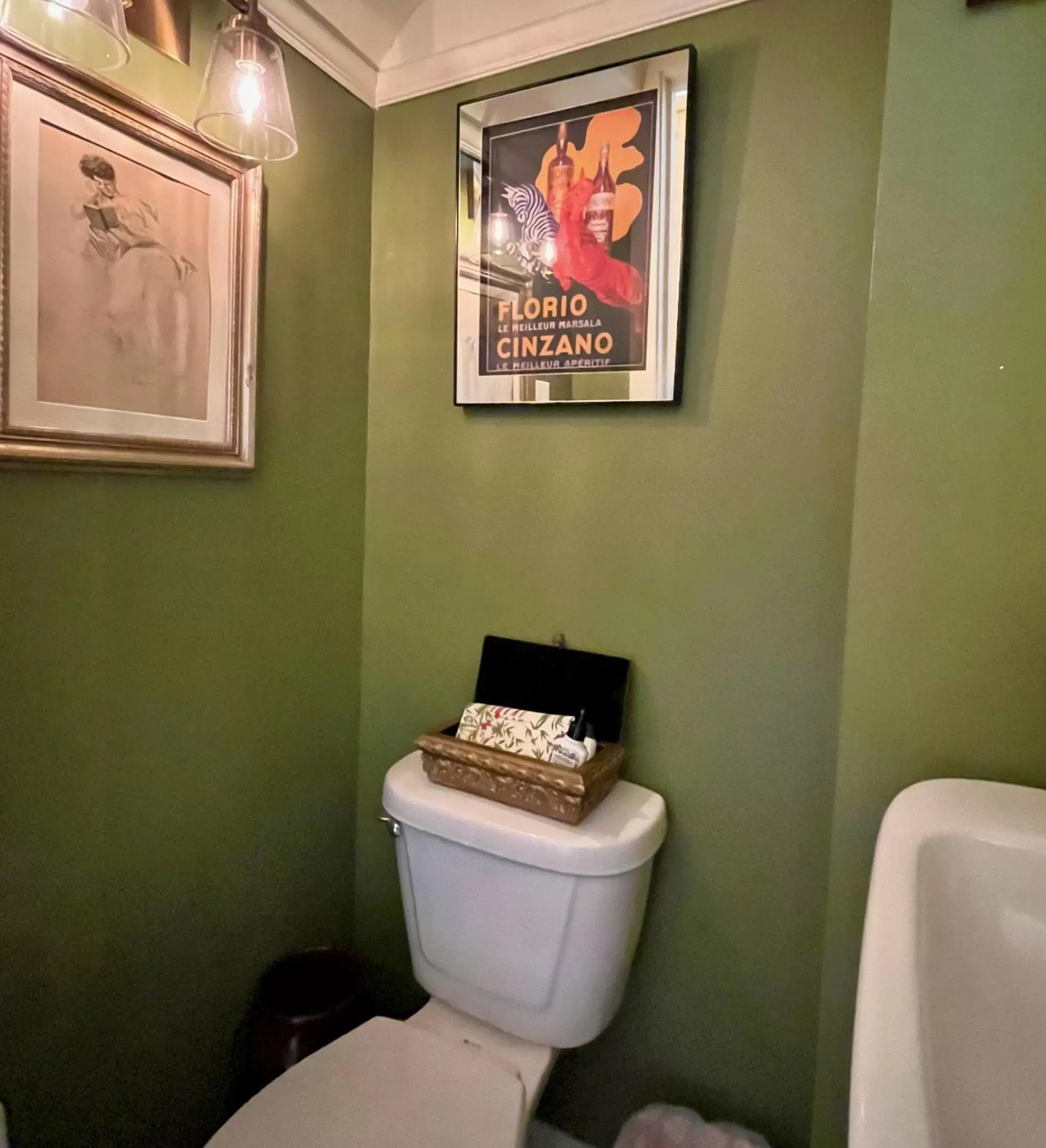 Bathroom in The Beaumont House Natchez