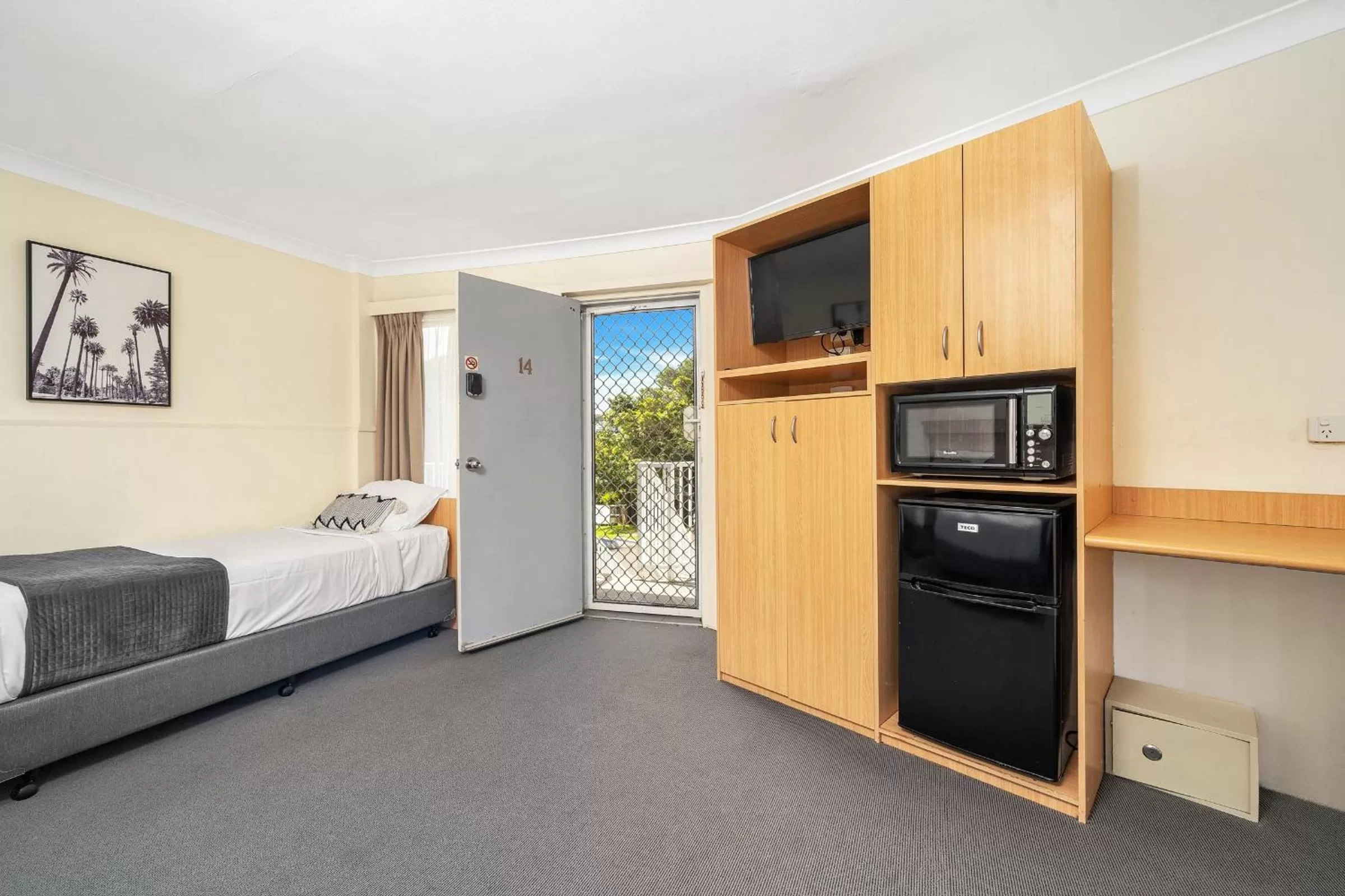Large Double or Twin Room in Kiama Motel 617