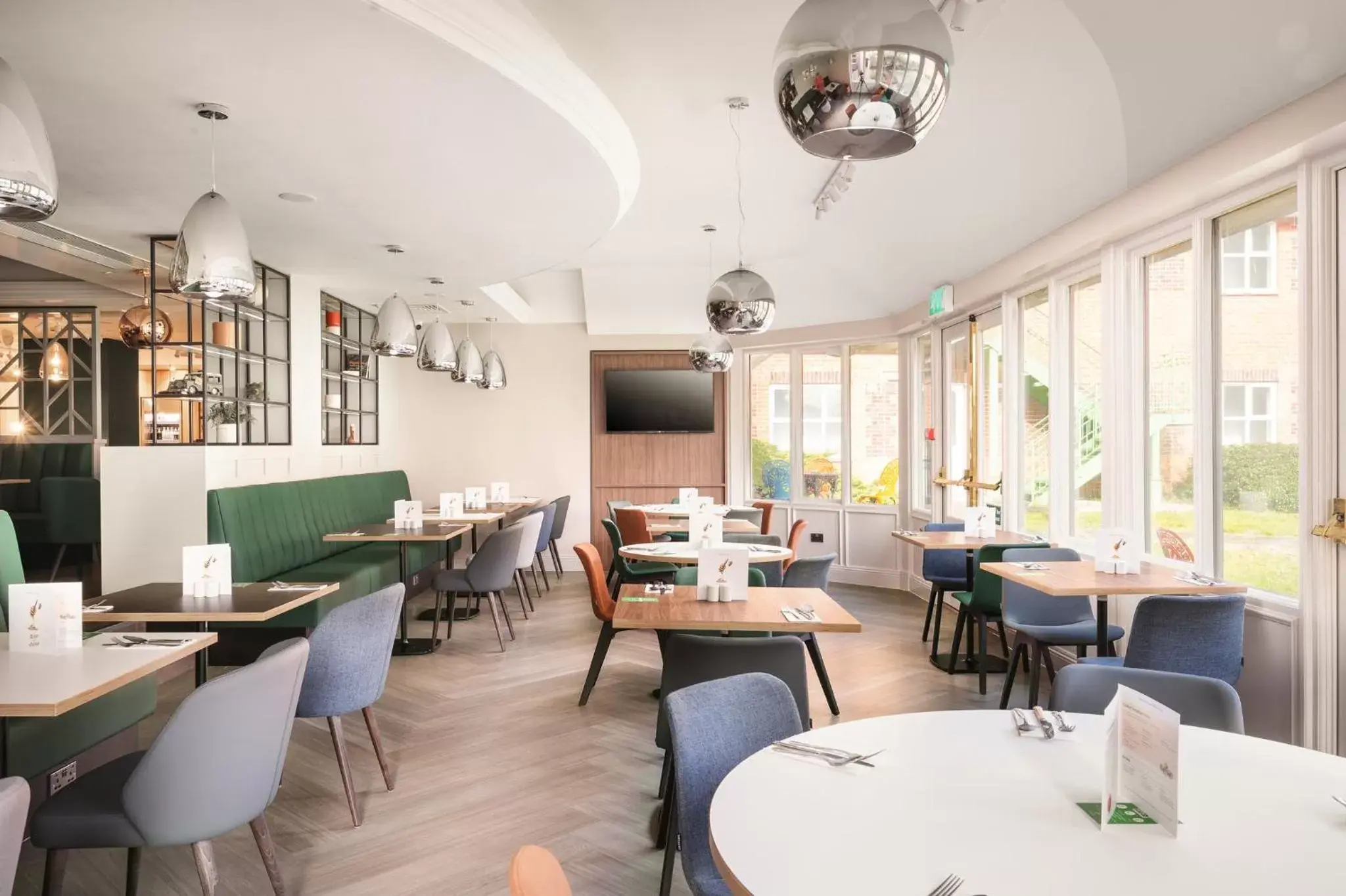 Restaurant/Places to Eat in Holiday Inn Reading West, an IHG Hotel