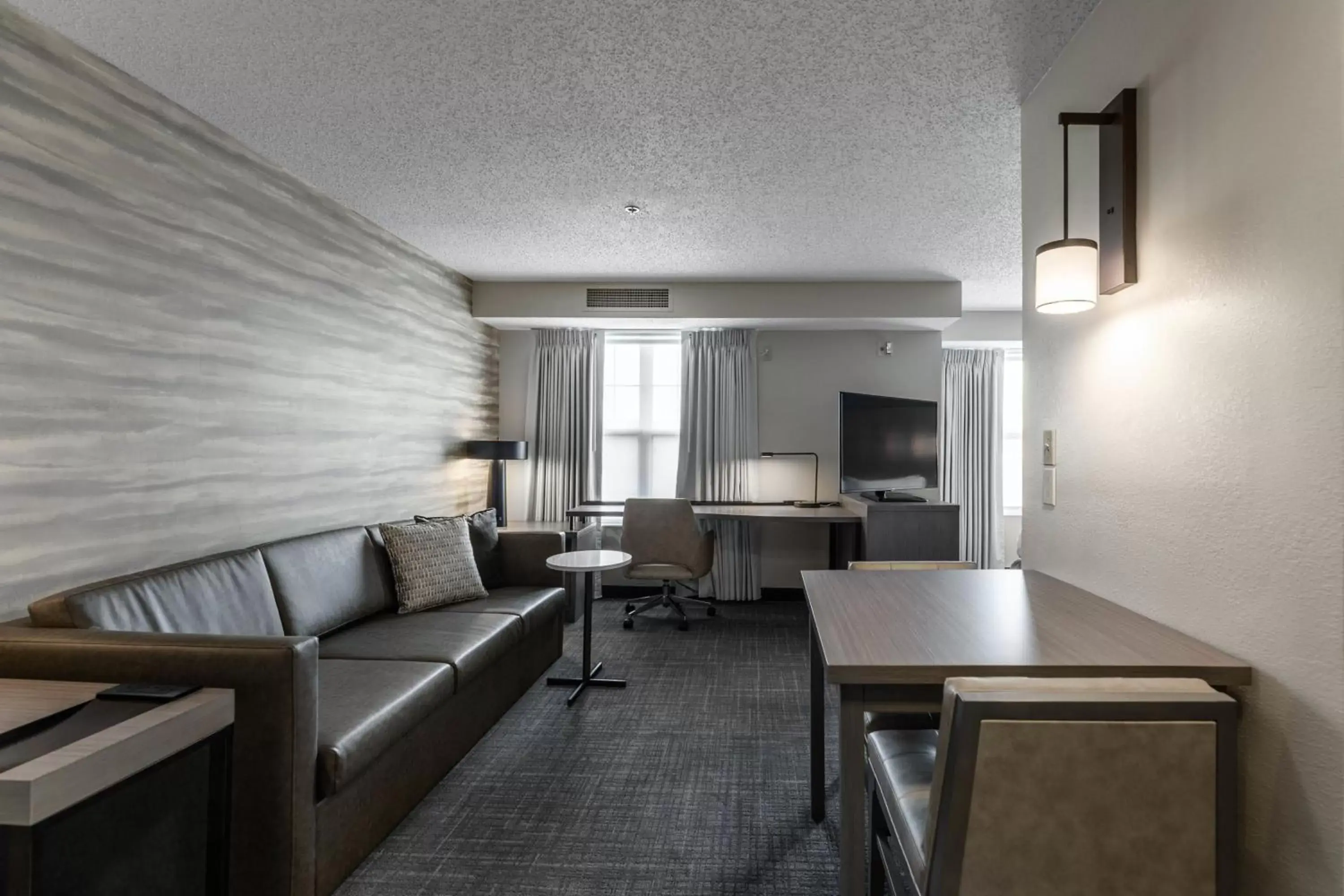 Photo of the whole room, Seating Area in Residence Inn Columbus Easton