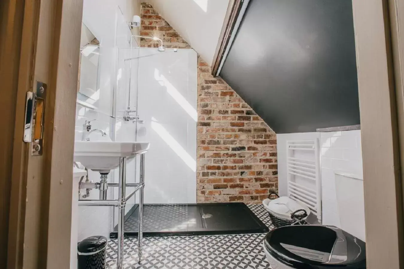 Bathroom, Kitchen/Kitchenette in The Duke of Edinburgh Hotel & Bar