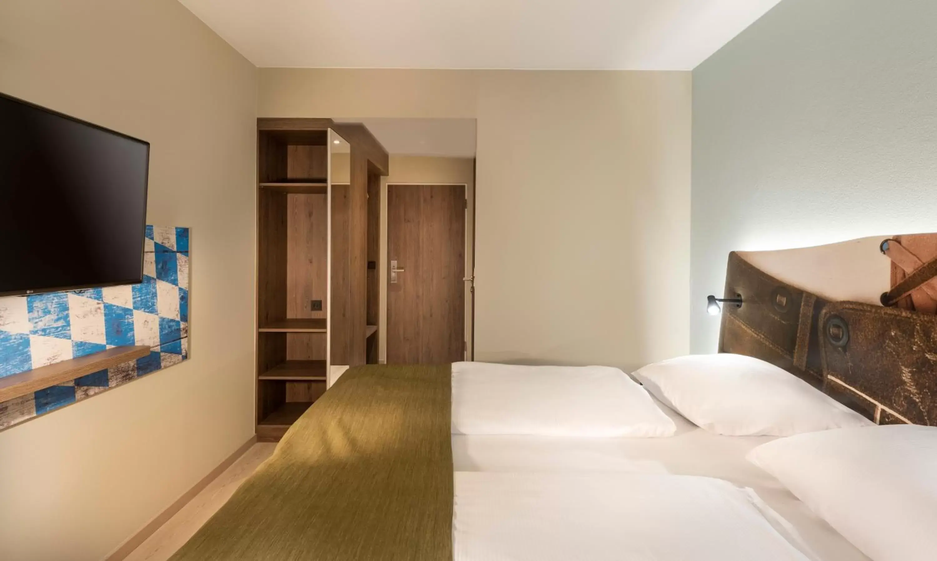 Photo of the whole room, Bed in Tryp by Wyndham Rosenheim
