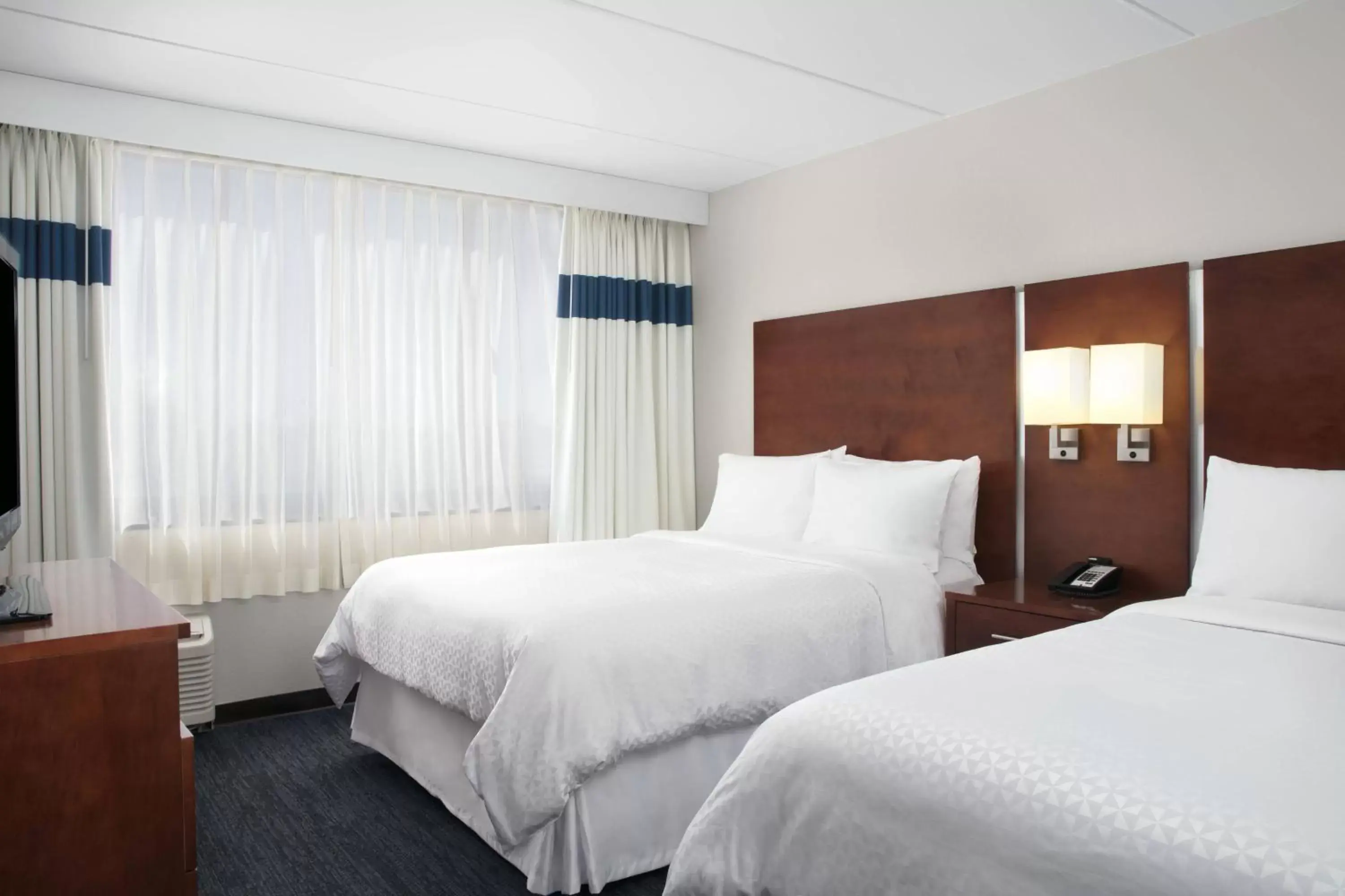 Bedroom, Bed in Four Points by Sheraton Fort Lauderdale Airport/Cruise Port