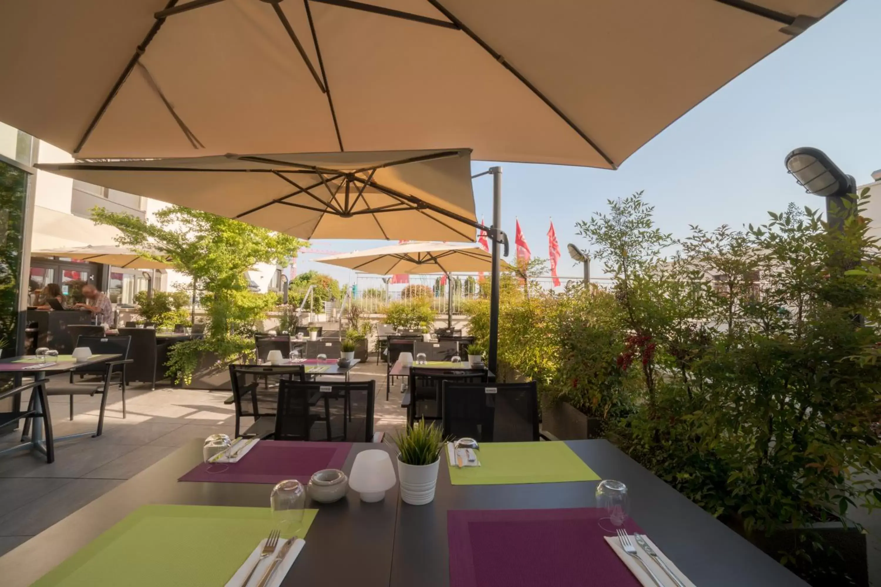 Balcony/Terrace, Restaurant/Places to Eat in ibis Lausanne Crissier