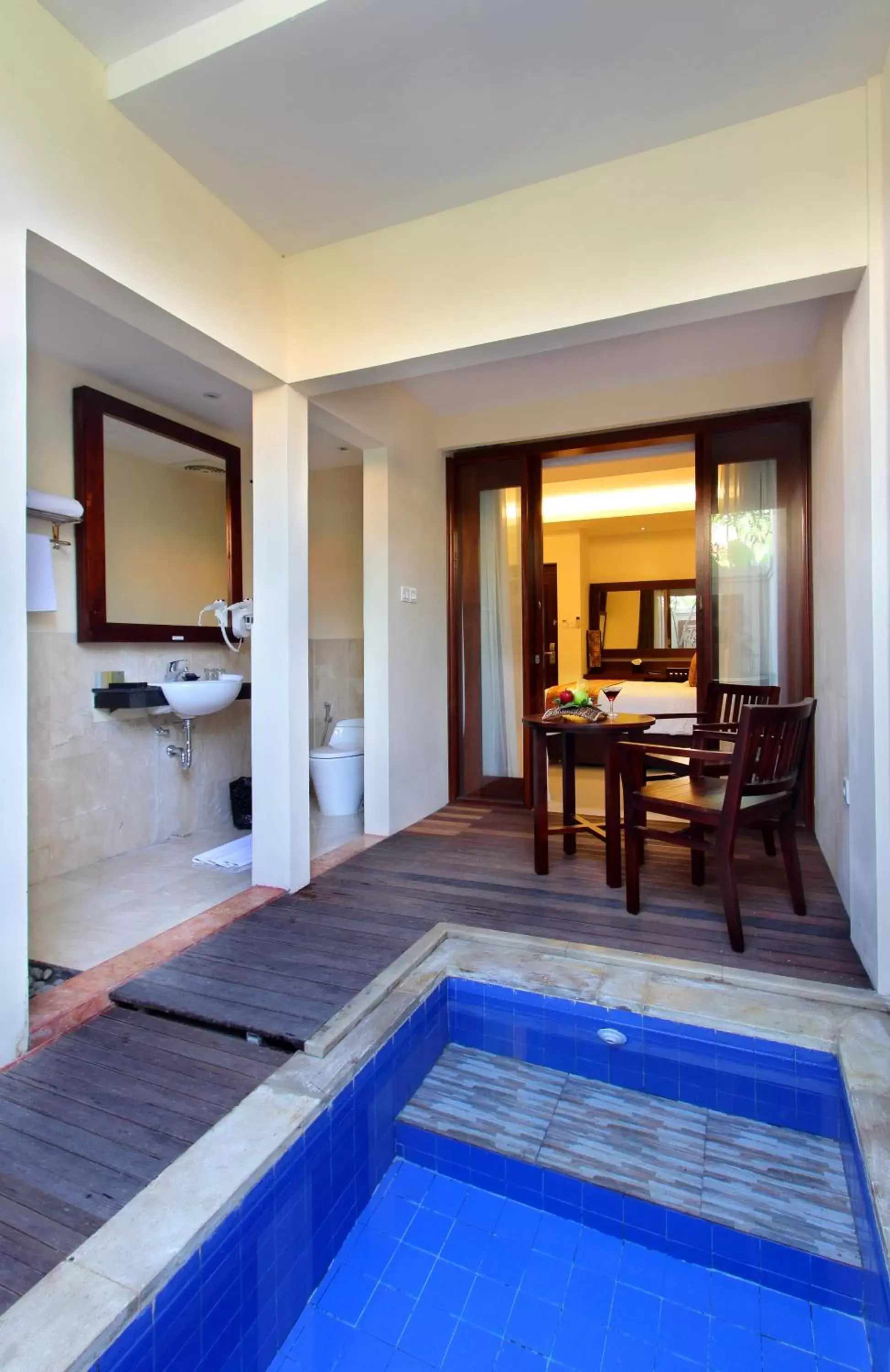 Bathroom, Swimming Pool in Best Western Kuta Villa