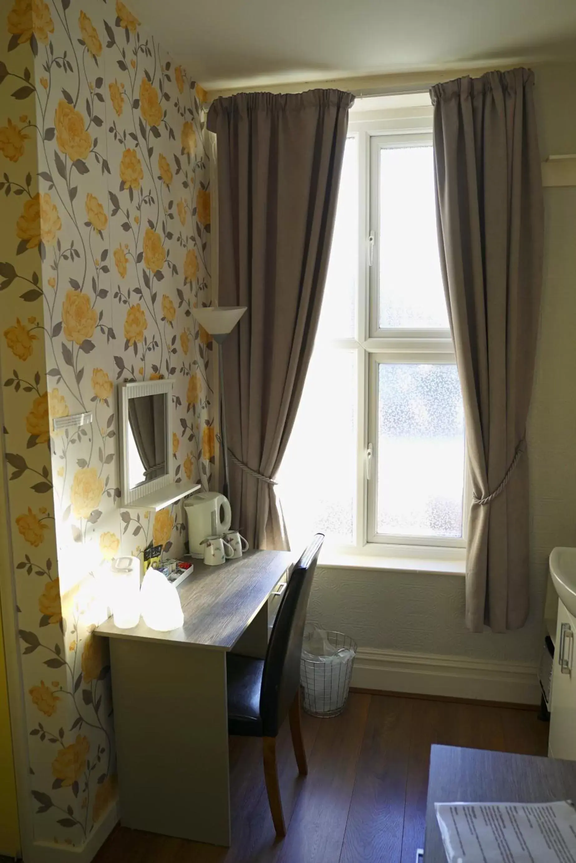 Bedroom, Seating Area in The Eastleigh