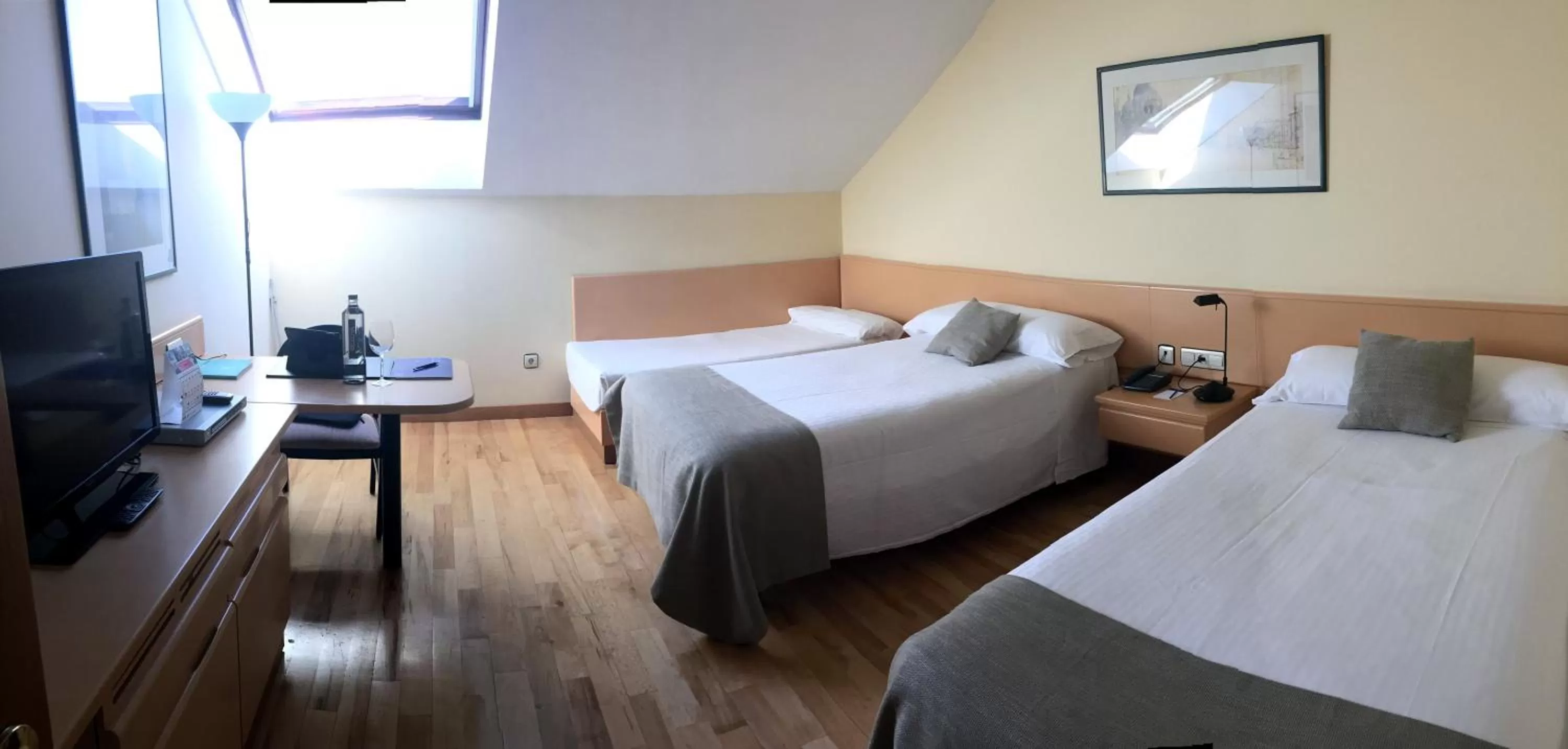 Photo of the whole room, Bed in Parquesur